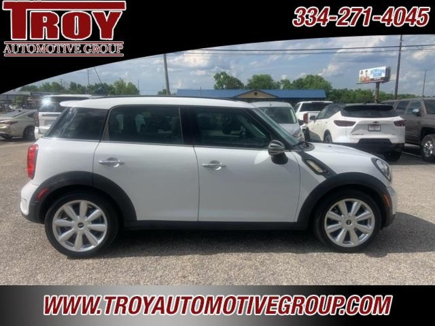 2012 Light White /Polar Beige MINI Cooper S Countryman Base (WMWZC3C58CW) with an 1.6L I4 DOHC 16V engine, Automatic transmission, located at 6812 Atlanta Hwy, Montgomery, AL, 36117, (334) 271-4045, 32.382118, -86.178673 - Leather Interior!!<br>Power Sunroof!!<br>Harmon Kardon Sound System!! - Photo#9