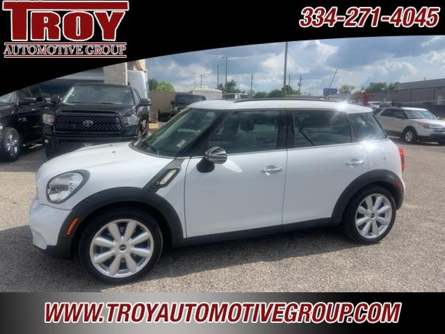 2012 Light White /Polar Beige MINI Cooper S Countryman Base (WMWZC3C58CW) with an 1.6L I4 DOHC 16V engine, Automatic transmission, located at 6812 Atlanta Hwy, Montgomery, AL, 36117, (334) 271-4045, 32.382118, -86.178673 - Leather Interior!!<br>Power Sunroof!!<br>Harmon Kardon Sound System!! - Photo#2