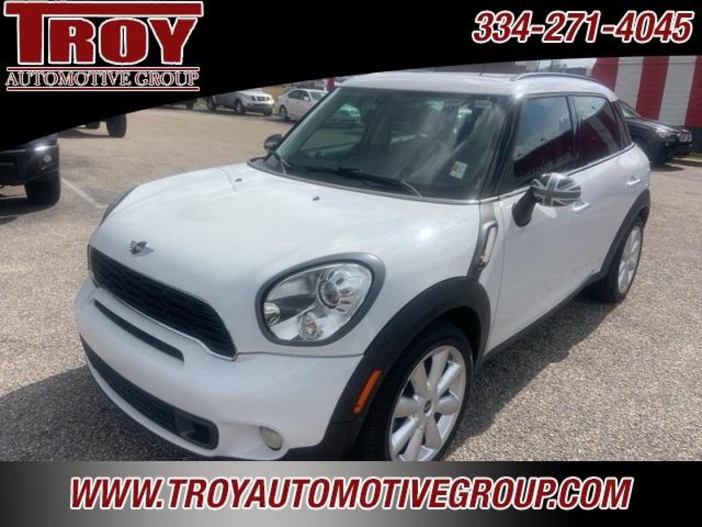 2012 Light White /Polar Beige MINI Cooper S Countryman Base (WMWZC3C58CW) with an 1.6L I4 DOHC 16V engine, Automatic transmission, located at 6812 Atlanta Hwy, Montgomery, AL, 36117, (334) 271-4045, 32.382118, -86.178673 - Leather Interior!!<br>Power Sunroof!!<br>Harmon Kardon Sound System!! - Photo#4