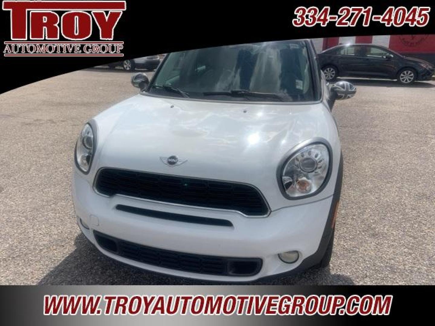 2012 Light White /Polar Beige MINI Cooper S Countryman Base (WMWZC3C58CW) with an 1.6L I4 DOHC 16V engine, Automatic transmission, located at 6812 Atlanta Hwy, Montgomery, AL, 36117, (334) 271-4045, 32.382118, -86.178673 - Leather Interior!!<br>Power Sunroof!!<br>Harmon Kardon Sound System!! - Photo#5