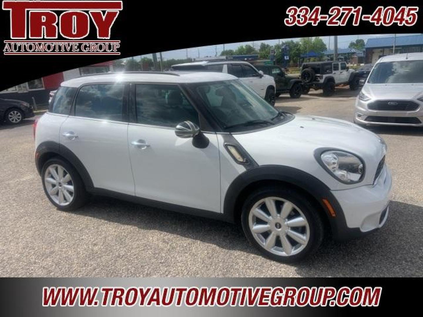 2012 Light White /Polar Beige MINI Cooper S Countryman Base (WMWZC3C58CW) with an 1.6L I4 DOHC 16V engine, Automatic transmission, located at 6812 Atlanta Hwy, Montgomery, AL, 36117, (334) 271-4045, 32.382118, -86.178673 - Leather Interior!!<br>Power Sunroof!!<br>Harmon Kardon Sound System!! - Photo#7