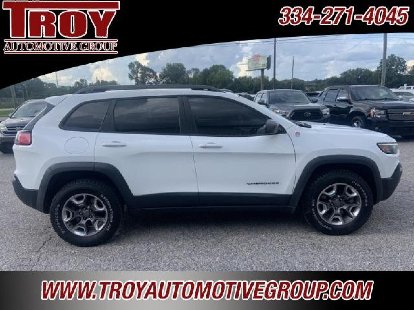 2019 Bright White Clearcoat /Black Jeep Cherokee Trailhawk (1C4PJMBXXKD) with an 3.2L V6 engine, Automatic transmission, located at 6812 Atlanta Hwy, Montgomery, AL, 36117, (334) 271-4045, 32.382118, -86.178673 - Bright White Clearcoat 2019 Jeep Cherokee Trailhawk 4WD 3.2L V6 9-Speed 948TE Automatic<br><br>Financing Available---Top Value for Trades.<br><br>Odometer is 4997 miles below market average! - Photo#9