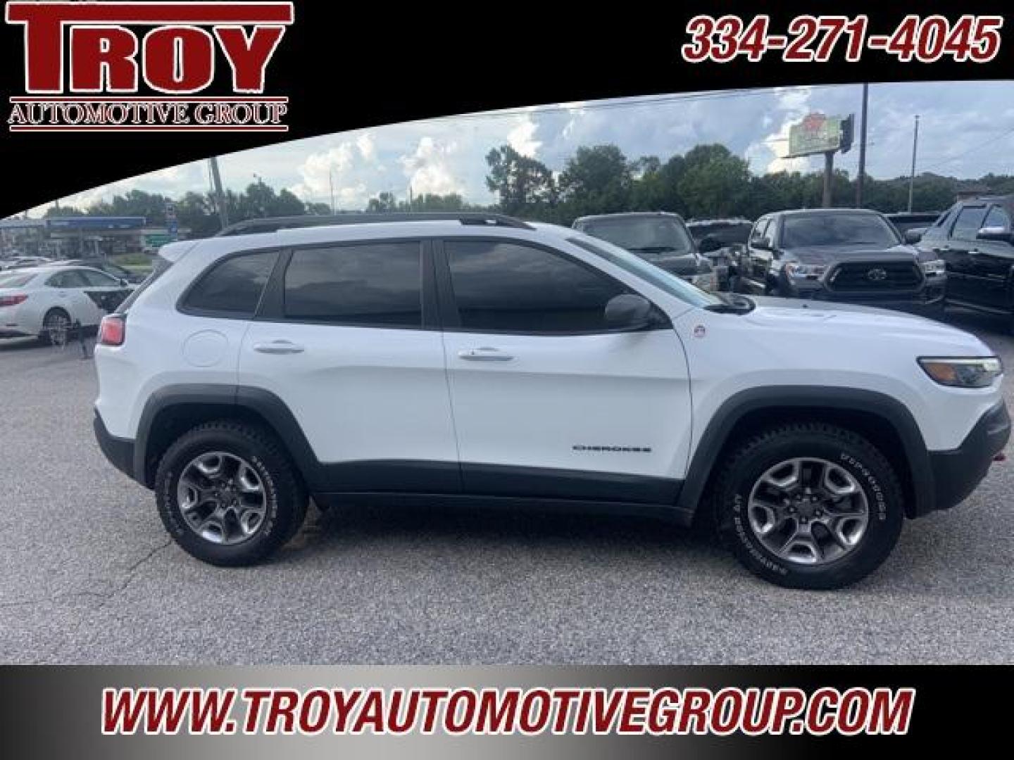 2019 Bright White Clearcoat /Black Jeep Cherokee Trailhawk (1C4PJMBXXKD) with an 3.2L V6 engine, Automatic transmission, located at 6812 Atlanta Hwy, Montgomery, AL, 36117, (334) 271-4045, 32.382118, -86.178673 - Bright White Clearcoat 2019 Jeep Cherokee Trailhawk 4WD 3.2L V6 9-Speed 948TE Automatic<br><br>Financing Available---Top Value for Trades.<br><br>Odometer is 4997 miles below market average! - Photo#8