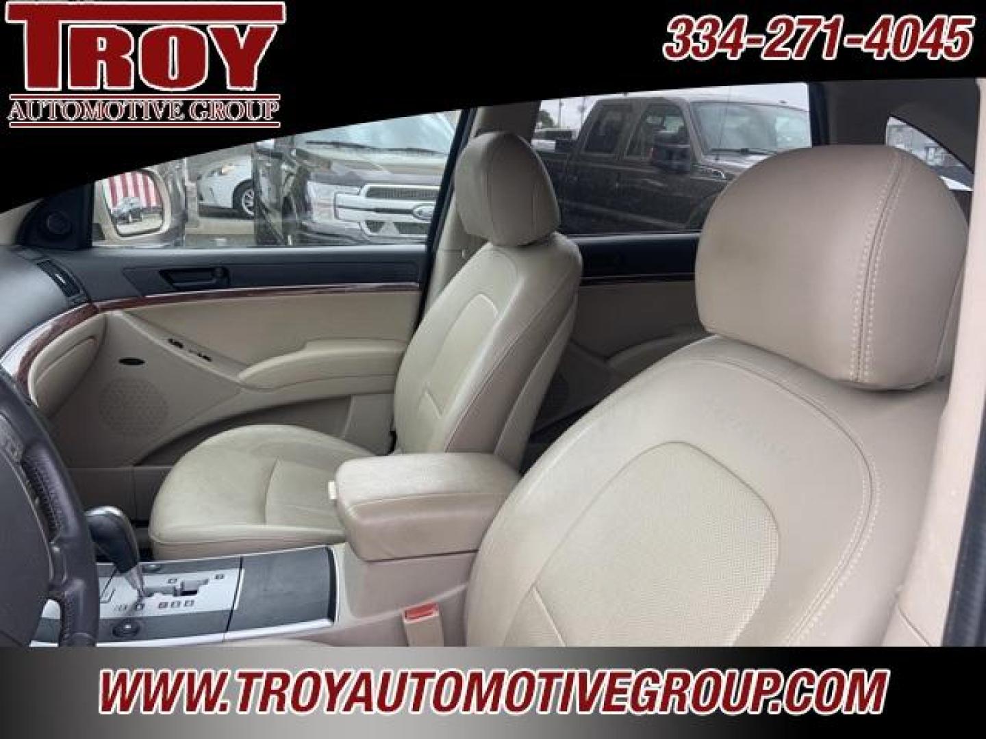 2009 Satin Beige Metallic /Beige Hyundai Veracruz Limited (KM8NU13C79U) with an 3.8L V6 SMPI DOHC engine, Automatic transmission, located at 6812 Atlanta Hwy, Montgomery, AL, 36117, (334) 271-4045, 32.382118, -86.178673 - Photo#22