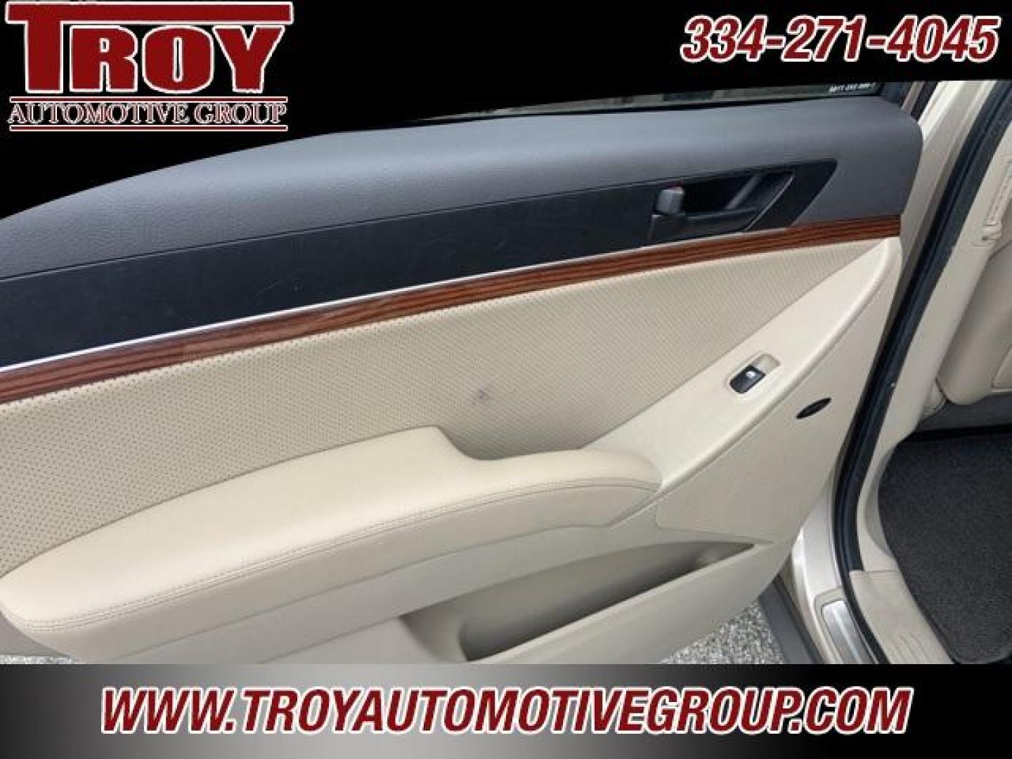 2009 Satin Beige Metallic /Beige Hyundai Veracruz Limited (KM8NU13C79U) with an 3.8L V6 SMPI DOHC engine, Automatic transmission, located at 6812 Atlanta Hwy, Montgomery, AL, 36117, (334) 271-4045, 32.382118, -86.178673 - Photo#26