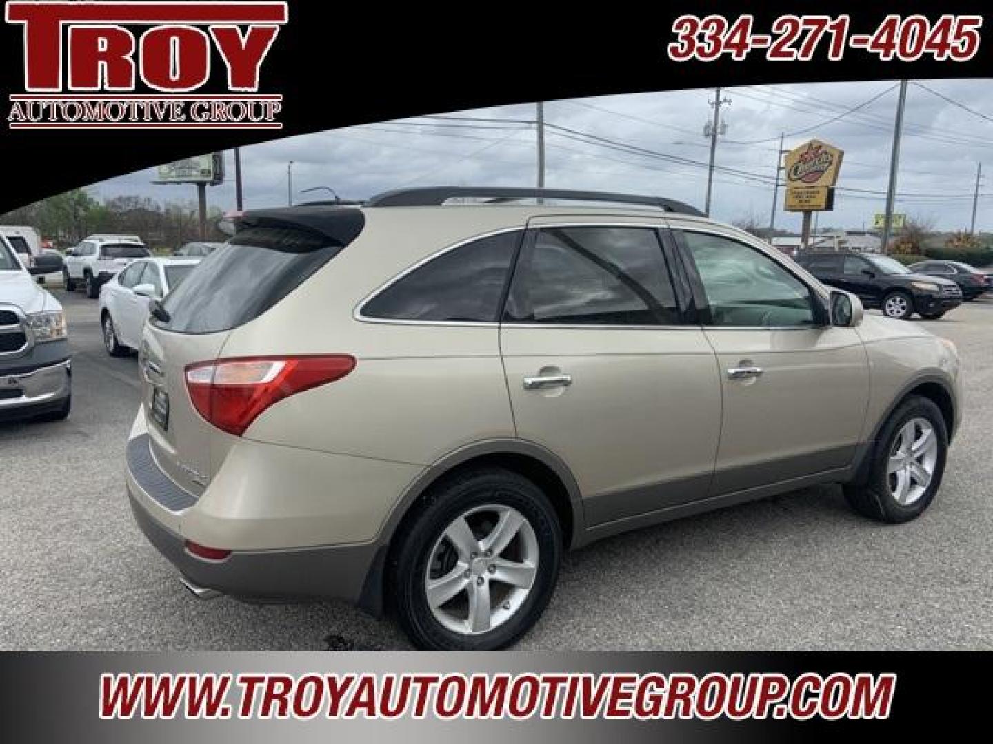 2009 Satin Beige Metallic /Beige Hyundai Veracruz Limited (KM8NU13C79U) with an 3.8L V6 SMPI DOHC engine, Automatic transmission, located at 6812 Atlanta Hwy, Montgomery, AL, 36117, (334) 271-4045, 32.382118, -86.178673 - Satin Beige Metallic 2009 Hyundai Veracruz Limited FWD 3.8L V6 SMPI DOHC 6-Speed Automatic with Shiftronic<br><br>Financing Available---Top Value for Trades. - Photo#7