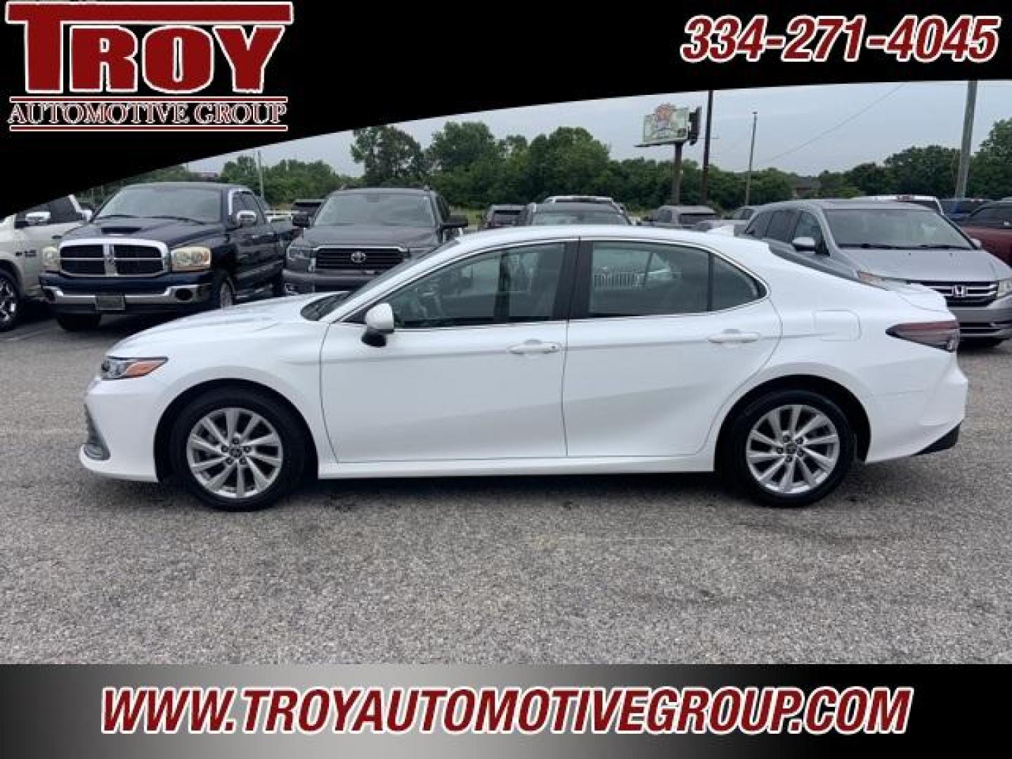 2022 White /Ash Toyota Camry LE (4T1C11AK1NU) with an 2.5L I4 DOHC 16V engine, Automatic transmission, located at 6812 Atlanta Hwy, Montgomery, AL, 36117, (334) 271-4045, 32.382118, -86.178673 - Photo#12