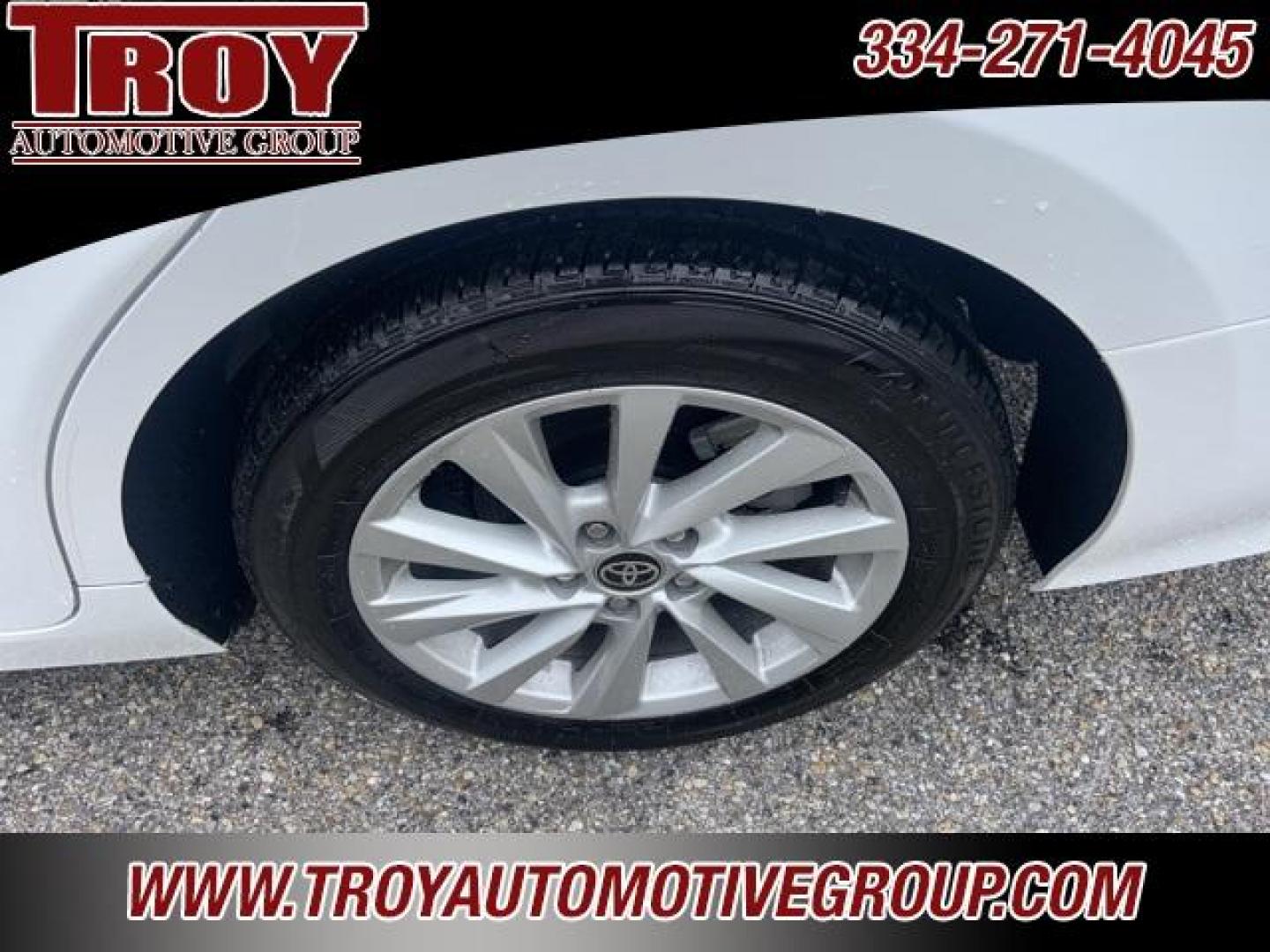 2022 White /Ash Toyota Camry LE (4T1C11AK1NU) with an 2.5L I4 DOHC 16V engine, Automatic transmission, located at 6812 Atlanta Hwy, Montgomery, AL, 36117, (334) 271-4045, 32.382118, -86.178673 - Photo#14