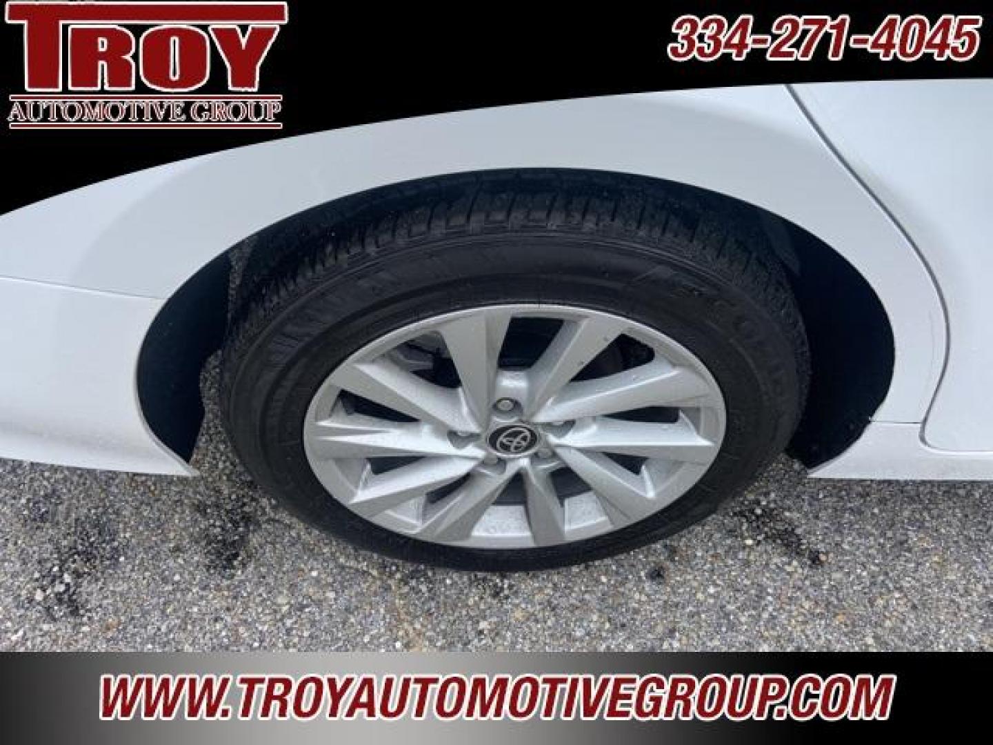 2022 White /Ash Toyota Camry LE (4T1C11AK1NU) with an 2.5L I4 DOHC 16V engine, Automatic transmission, located at 6812 Atlanta Hwy, Montgomery, AL, 36117, (334) 271-4045, 32.382118, -86.178673 - Photo#15