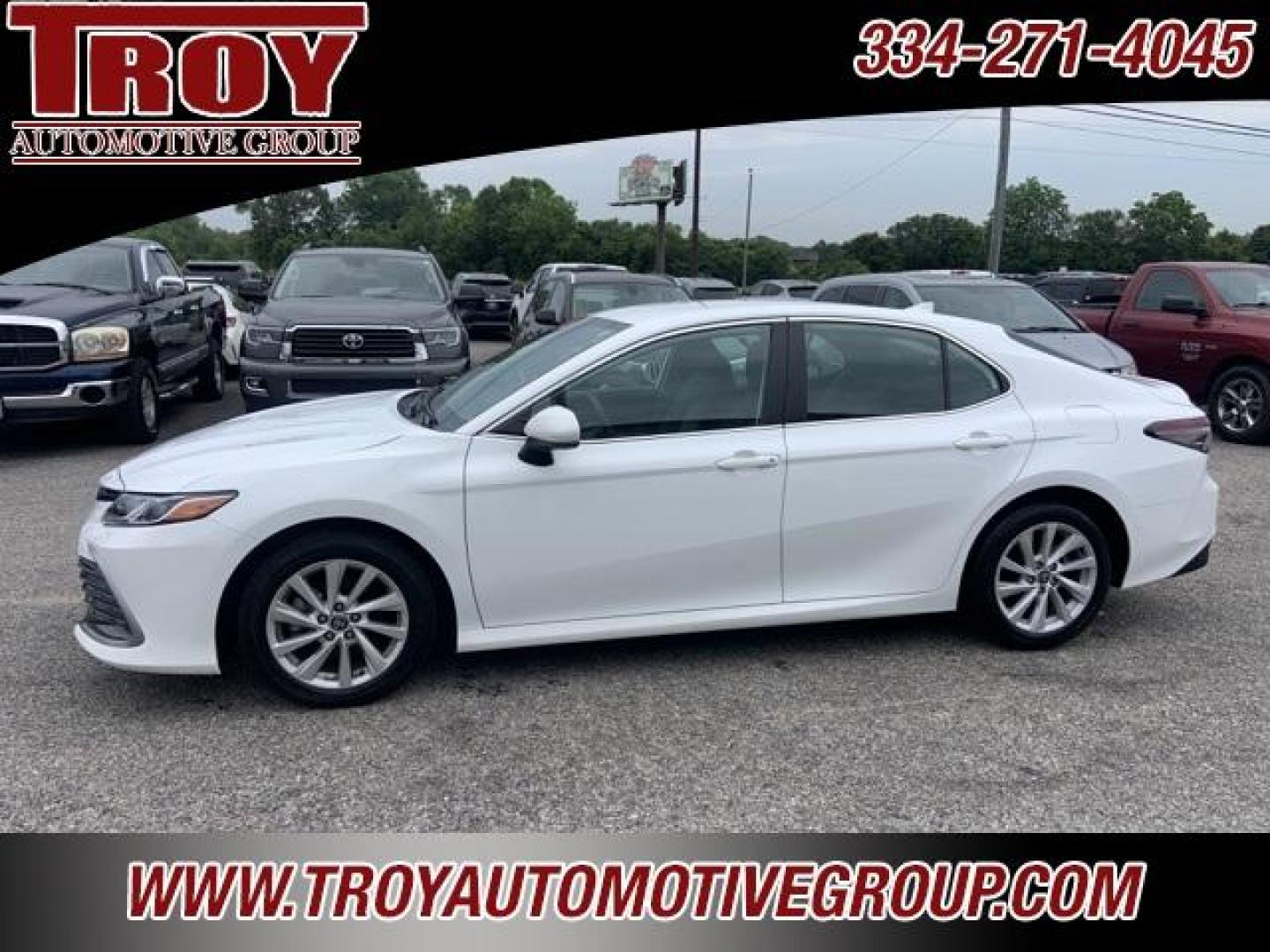 2022 White /Ash Toyota Camry LE (4T1C11AK1NU) with an 2.5L I4 DOHC 16V engine, Automatic transmission, located at 6812 Atlanta Hwy, Montgomery, AL, 36117, (334) 271-4045, 32.382118, -86.178673 - Photo#1