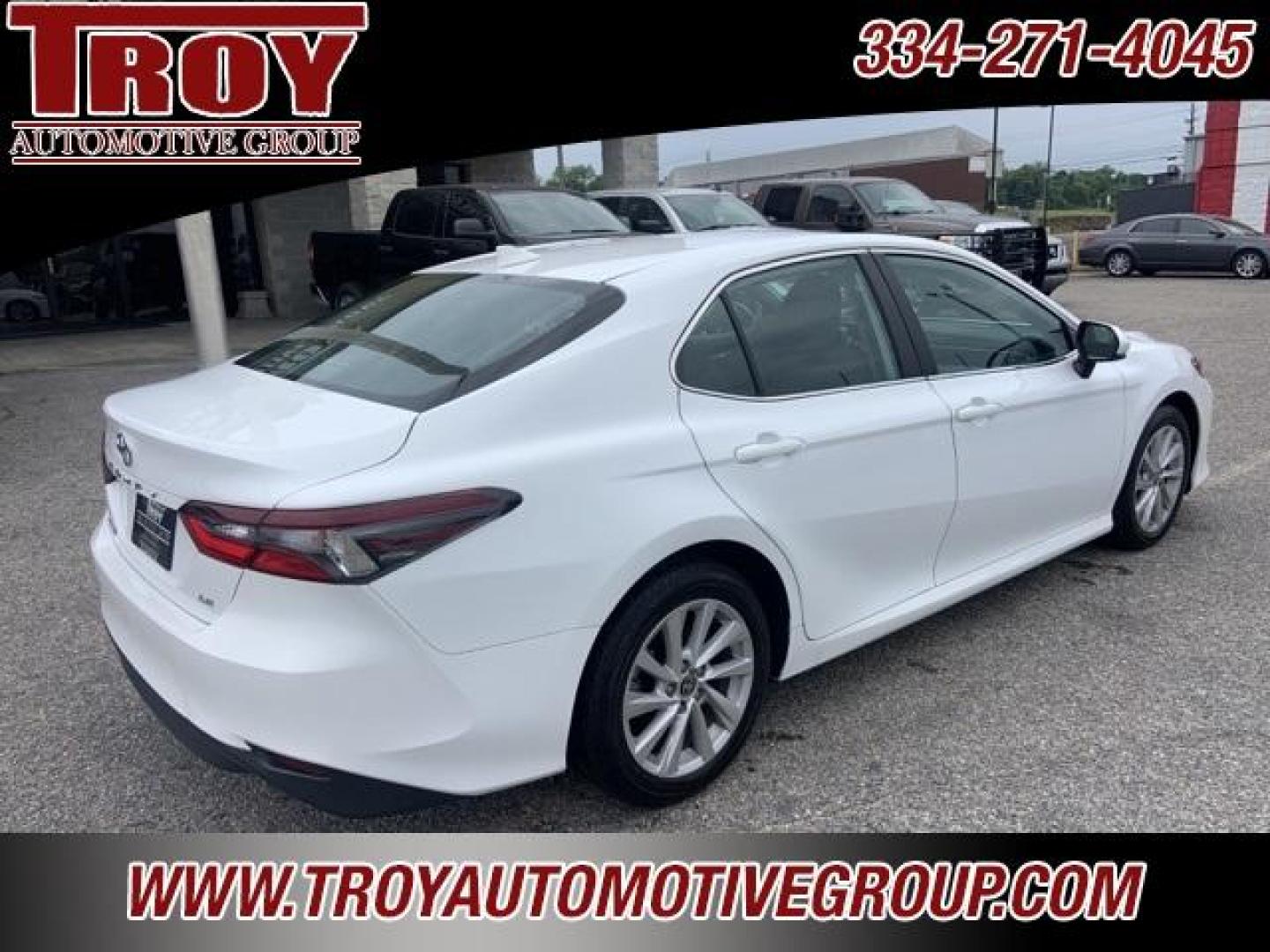 2022 White /Ash Toyota Camry LE (4T1C11AK1NU) with an 2.5L I4 DOHC 16V engine, Automatic transmission, located at 6812 Atlanta Hwy, Montgomery, AL, 36117, (334) 271-4045, 32.382118, -86.178673 - Photo#8