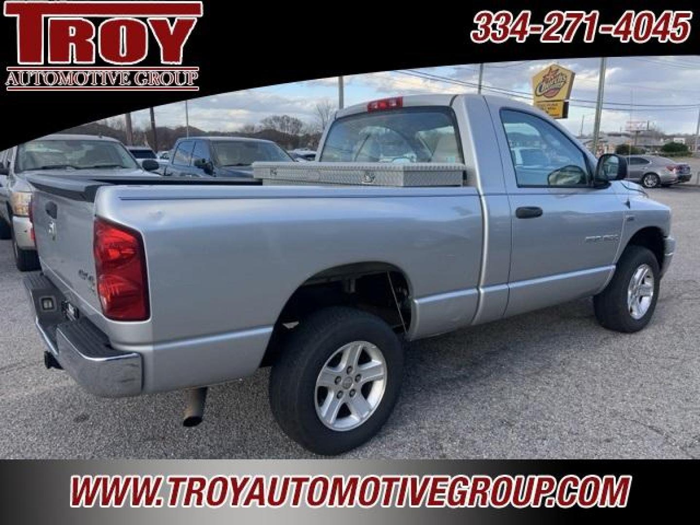 2007 Bright Silver Metallic Clearcoat /Medium Slate Gray Dodge Ram 1500 SLT (1D7HU16297J) with an HEMI 5.7L V8 Multi Displacement engine, Automatic transmission, located at 6812 Atlanta Hwy, Montgomery, AL, 36117, (334) 271-4045, 32.382118, -86.178673 - Photo#7