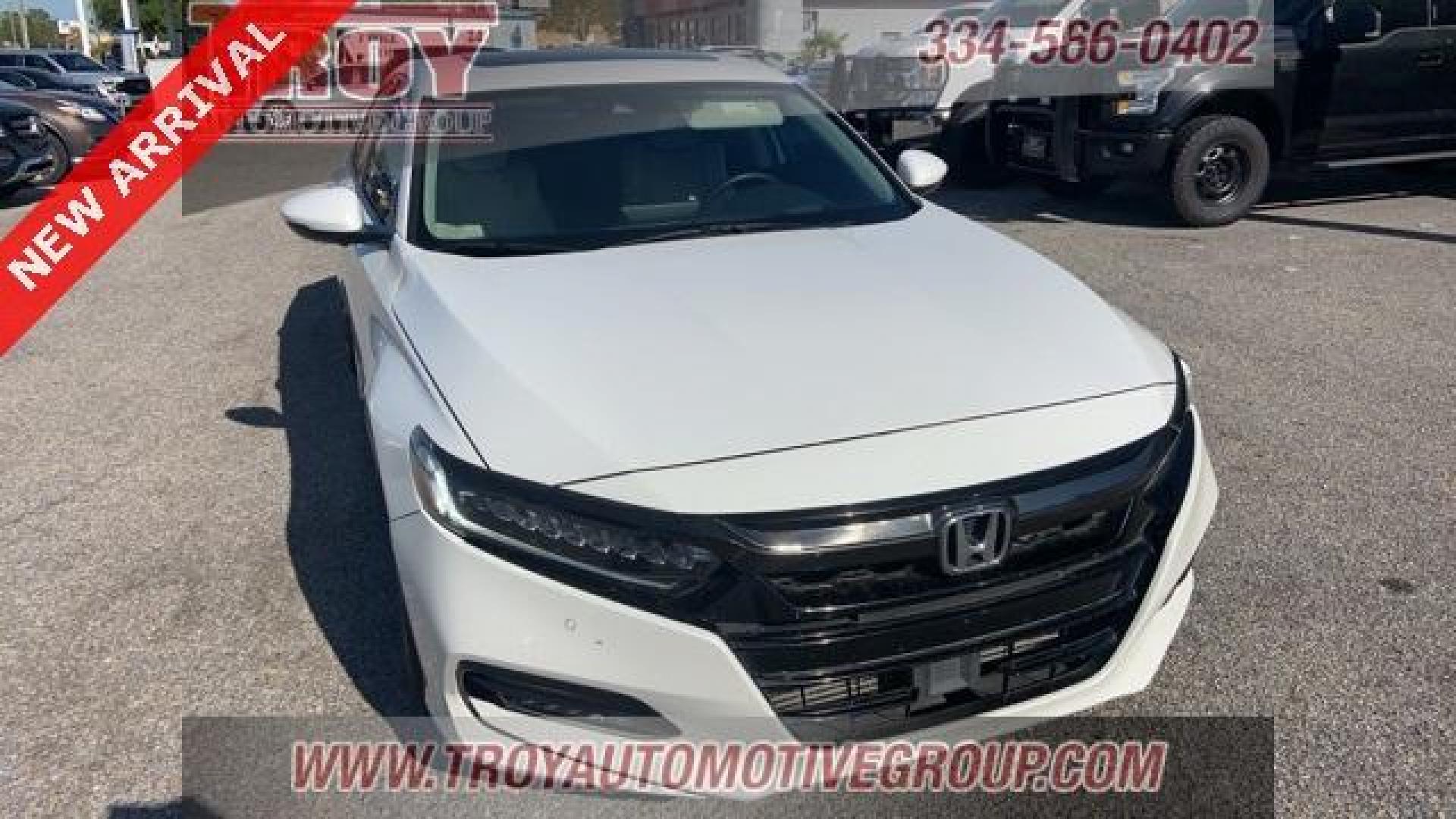 2018 Platinum White Pearl /Gray Honda Accord Touring 2.0T (1HGCV2F9XJA) with an I4 DOHC 16V Turbocharged engine, Automatic transmission, located at 6812 Atlanta Hwy, Montgomery, AL, 36117, (334) 271-4045, 32.382118, -86.178673 - Photo#5