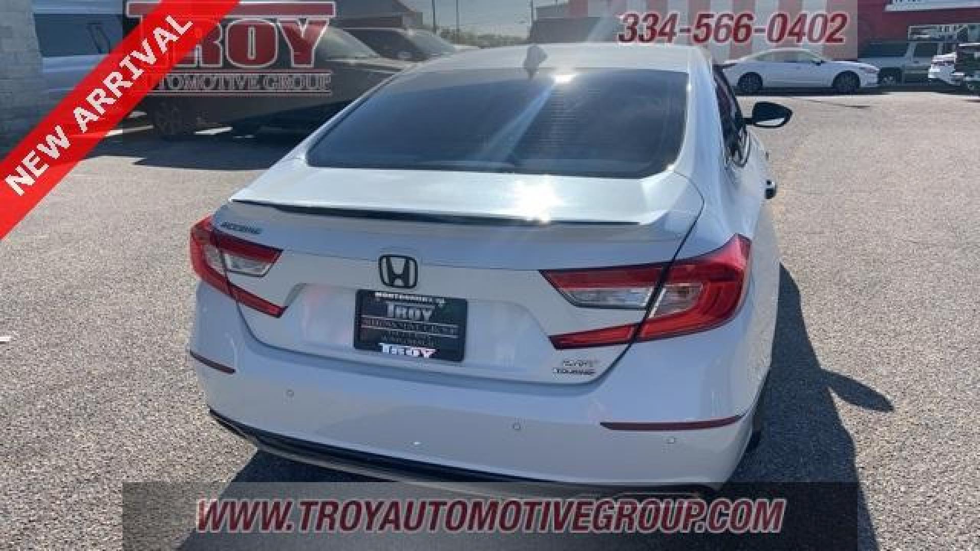 2018 Platinum White Pearl /Gray Honda Accord Touring 2.0T (1HGCV2F9XJA) with an I4 DOHC 16V Turbocharged engine, Automatic transmission, located at 6812 Atlanta Hwy, Montgomery, AL, 36117, (334) 271-4045, 32.382118, -86.178673 - Photo#10