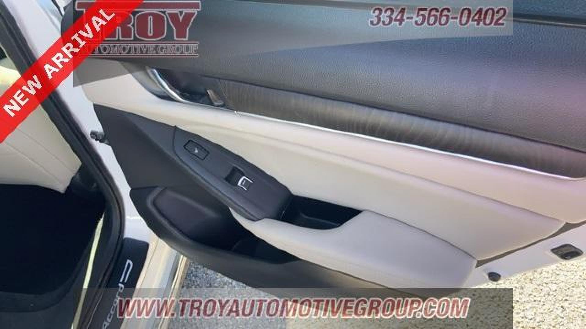 2018 Platinum White Pearl /Gray Honda Accord Touring 2.0T (1HGCV2F9XJA) with an I4 DOHC 16V Turbocharged engine, Automatic transmission, located at 6812 Atlanta Hwy, Montgomery, AL, 36117, (334) 271-4045, 32.382118, -86.178673 - Photo#27