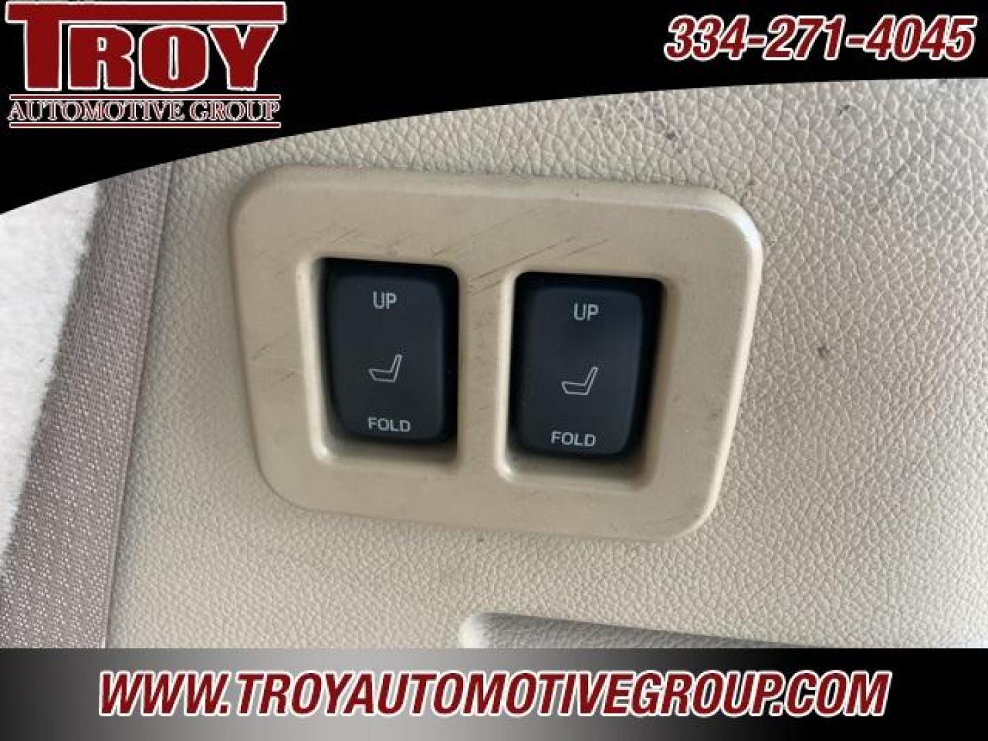 2012 Oxford White /Camel Ford Expedition (1FMJU1H58CE) with an 5.4L V8 SOHC 24V FFV engine, Automatic transmission, located at 6812 Atlanta Hwy, Montgomery, AL, 36117, (334) 271-4045, 32.382118, -86.178673 - 1-Owner!!<br>Leather!!<br>Power Sunroof!!<br>Heated/Cooled seats - Photo#31