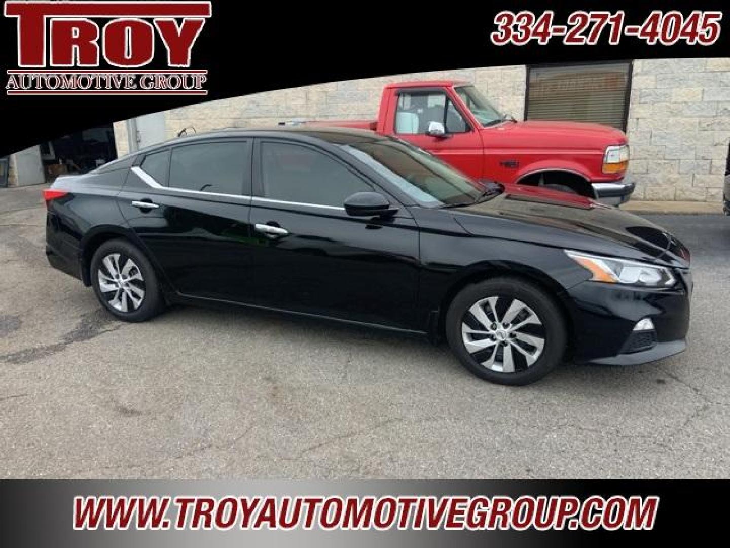 2020 Super Black Clearcoat /Charcoal Nissan Altima 2.5 S (1N4BL4BV9LN) with an 2.5L 4-Cylinder DOHC 16V engine, CVT transmission, located at 6812 Atlanta Hwy, Montgomery, AL, 36117, (334) 271-4045, 32.382118, -86.178673 - Super Black 2020 Nissan Altima 2.5 S FWD 2.5L 4-Cylinder DOHC 16V CVT with Xtronic<br><br>Financing Available---Top Value for Trades.<br><br>28/39 City/Highway MPG - Photo#0