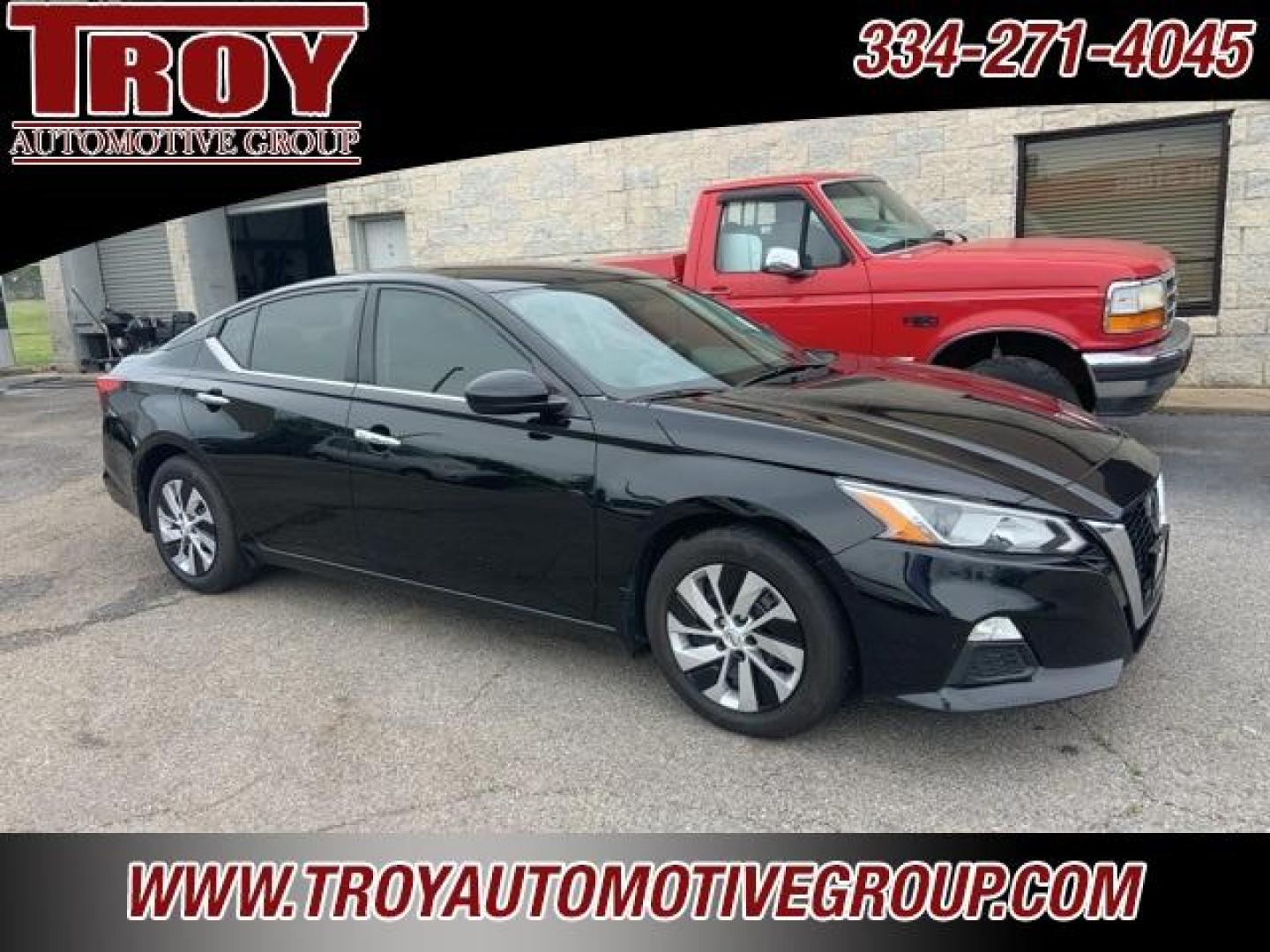 2020 Super Black Clearcoat /Charcoal Nissan Altima 2.5 S (1N4BL4BV9LN) with an 2.5L 4-Cylinder DOHC 16V engine, CVT transmission, located at 6812 Atlanta Hwy, Montgomery, AL, 36117, (334) 271-4045, 32.382118, -86.178673 - Super Black 2020 Nissan Altima 2.5 S FWD 2.5L 4-Cylinder DOHC 16V CVT with Xtronic<br><br>Financing Available---Top Value for Trades.<br><br>28/39 City/Highway MPG - Photo#1