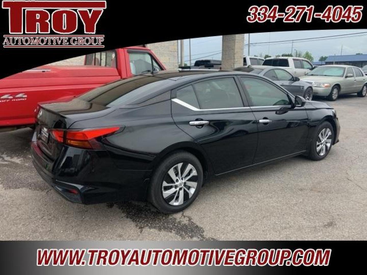 2020 Super Black Clearcoat /Charcoal Nissan Altima 2.5 S (1N4BL4BV9LN) with an 2.5L 4-Cylinder DOHC 16V engine, CVT transmission, located at 6812 Atlanta Hwy, Montgomery, AL, 36117, (334) 271-4045, 32.382118, -86.178673 - Super Black 2020 Nissan Altima 2.5 S FWD 2.5L 4-Cylinder DOHC 16V CVT with Xtronic<br><br>Financing Available---Top Value for Trades.<br><br>28/39 City/Highway MPG - Photo#3