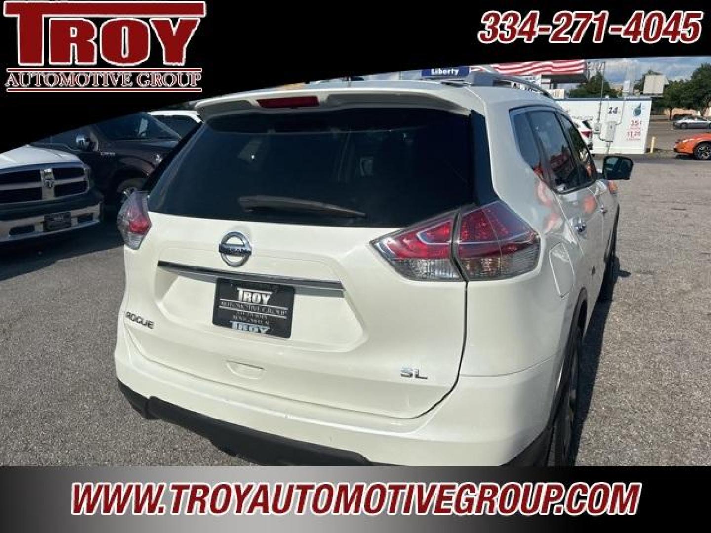 2015 Pearl White /Almond Nissan Rogue SL (5N1AT2MTXFC) with an 2.5L I4 DOHC 16V engine, CVT transmission, located at 6812 Atlanta Hwy, Montgomery, AL, 36117, (334) 271-4045, 32.382118, -86.178673 - Power Sunroof!<br>Luggage Rack!!<br>Navigation!! - Photo#9