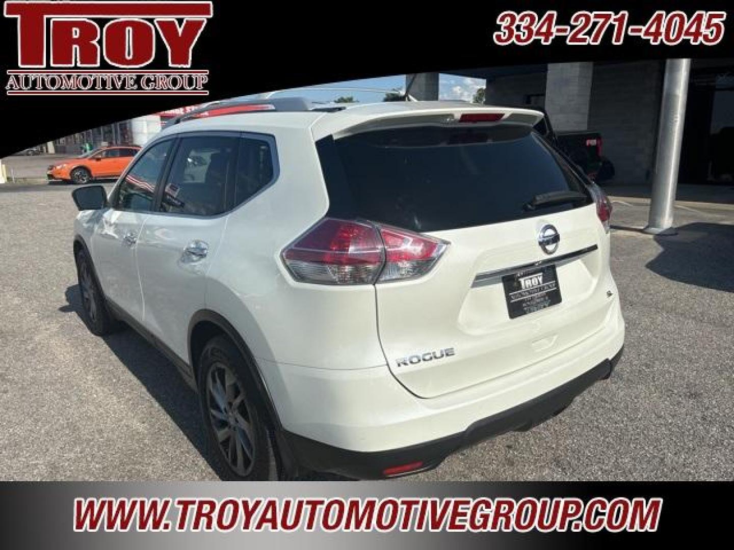 2015 Pearl White /Almond Nissan Rogue SL (5N1AT2MTXFC) with an 2.5L I4 DOHC 16V engine, CVT transmission, located at 6812 Atlanta Hwy, Montgomery, AL, 36117, (334) 271-4045, 32.382118, -86.178673 - Power Sunroof!<br>Luggage Rack!!<br>Navigation!! - Photo#11