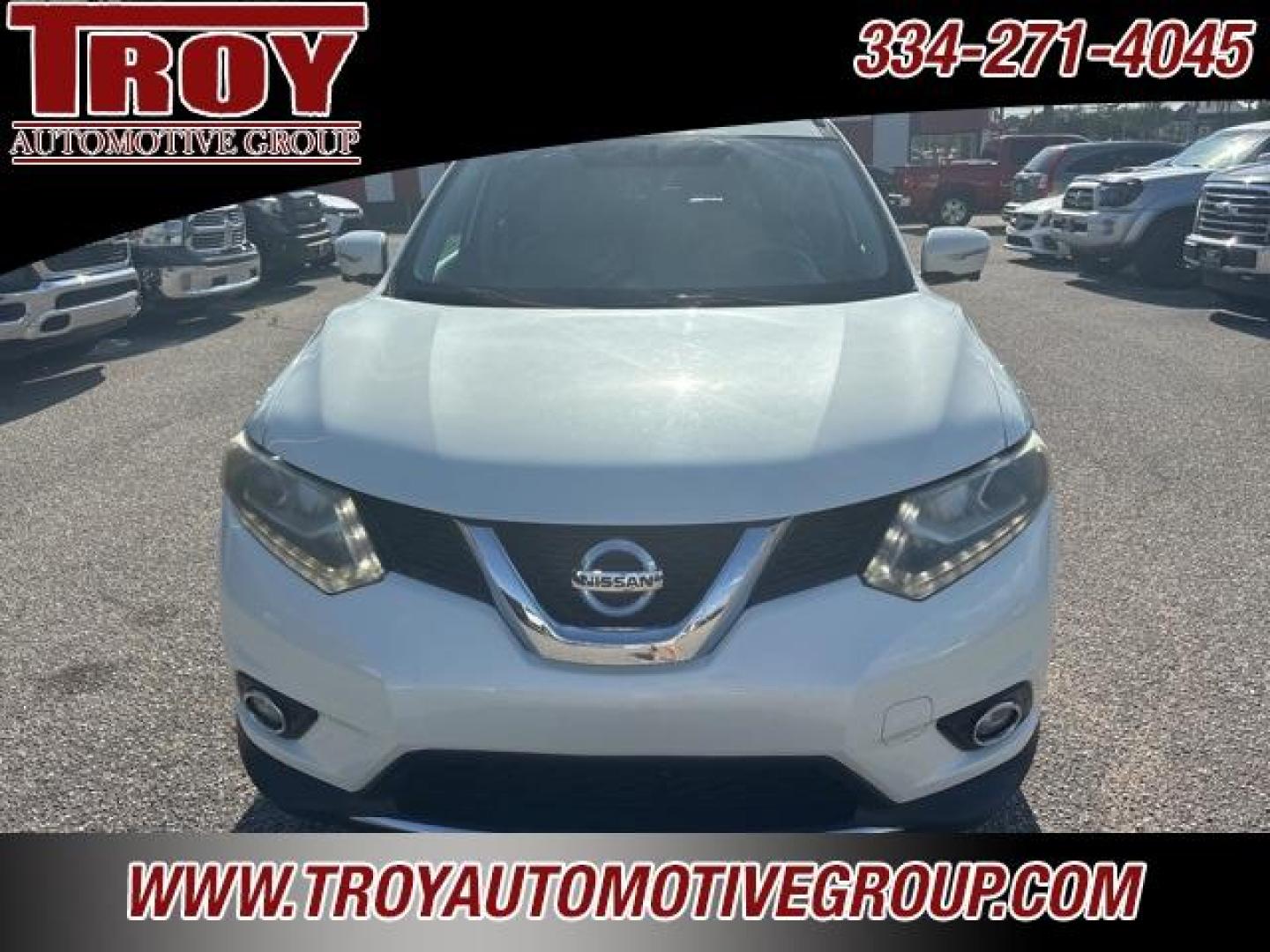 2015 Pearl White /Almond Nissan Rogue SL (5N1AT2MTXFC) with an 2.5L I4 DOHC 16V engine, CVT transmission, located at 6812 Atlanta Hwy, Montgomery, AL, 36117, (334) 271-4045, 32.382118, -86.178673 - Power Sunroof!<br>Luggage Rack!!<br>Navigation!! - Photo#4