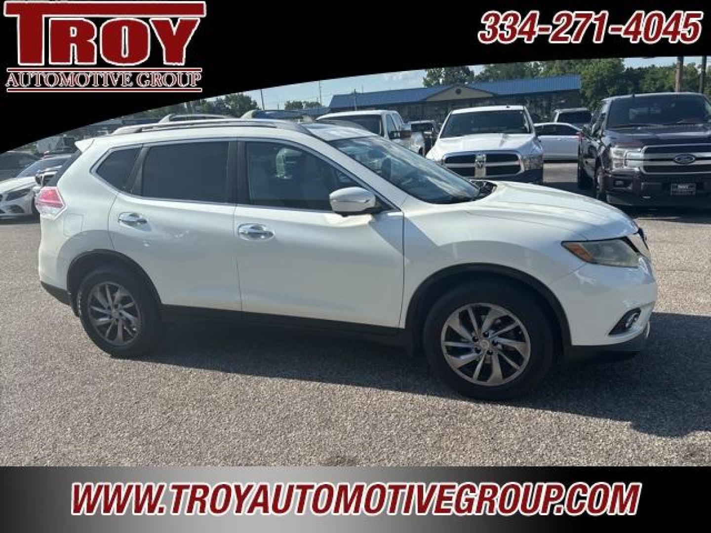 2015 Pearl White /Almond Nissan Rogue SL (5N1AT2MTXFC) with an 2.5L I4 DOHC 16V engine, CVT transmission, located at 6812 Atlanta Hwy, Montgomery, AL, 36117, (334) 271-4045, 32.382118, -86.178673 - Power Sunroof!<br>Luggage Rack!!<br>Navigation!! - Photo#6