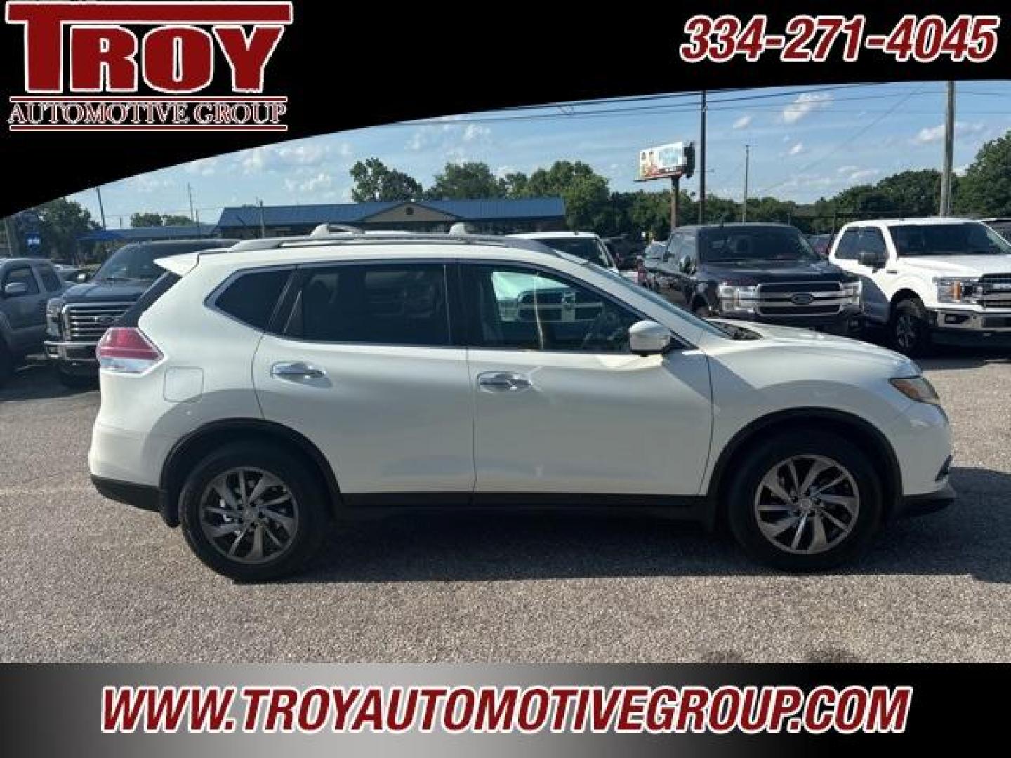 2015 Pearl White /Almond Nissan Rogue SL (5N1AT2MTXFC) with an 2.5L I4 DOHC 16V engine, CVT transmission, located at 6812 Atlanta Hwy, Montgomery, AL, 36117, (334) 271-4045, 32.382118, -86.178673 - Power Sunroof!<br>Luggage Rack!!<br>Navigation!! - Photo#7