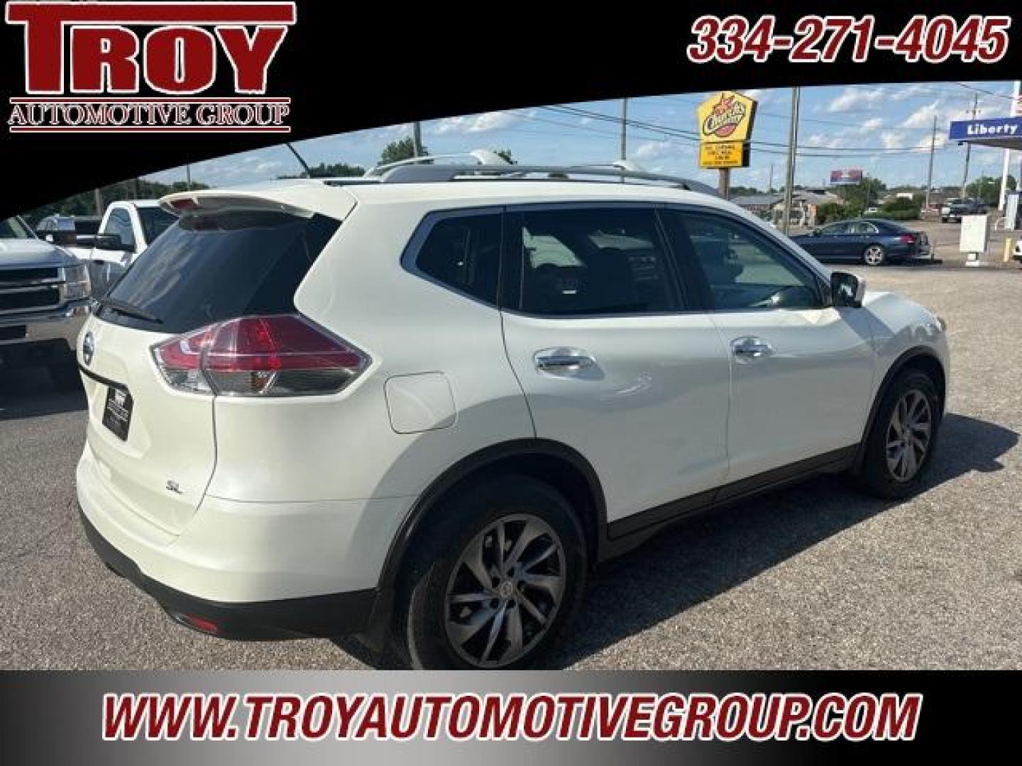 2015 Pearl White /Almond Nissan Rogue SL (5N1AT2MTXFC) with an 2.5L I4 DOHC 16V engine, CVT transmission, located at 6812 Atlanta Hwy, Montgomery, AL, 36117, (334) 271-4045, 32.382118, -86.178673 - Power Sunroof!<br>Luggage Rack!!<br>Navigation!! - Photo#8