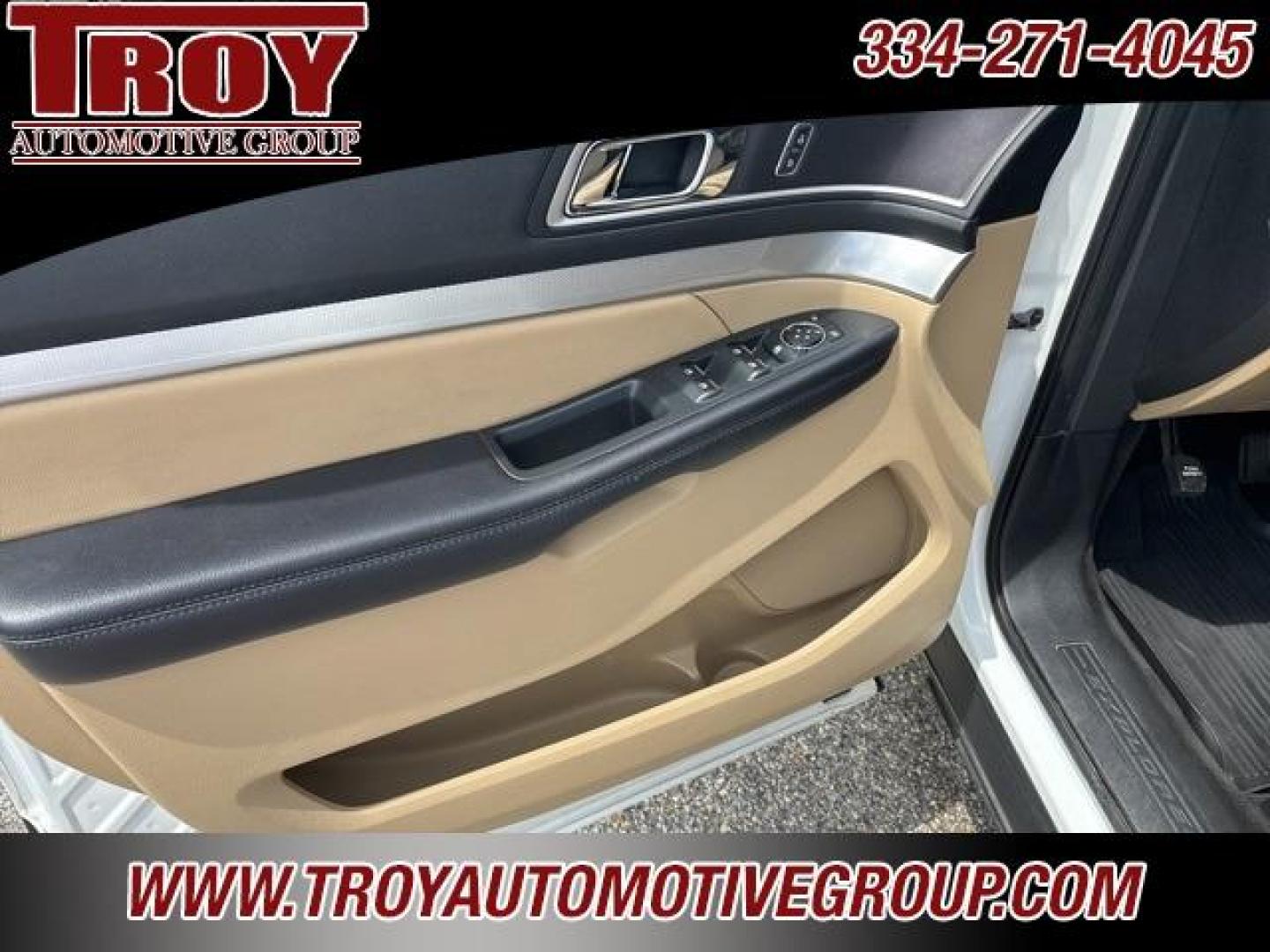 2017 Oxford White /Medium Light Camel Ford Explorer XLT (1FM5K7D82HG) with an 3.5L V6 Ti-VCT engine, Automatic transmission, located at 6812 Atlanta Hwy, Montgomery, AL, 36117, (334) 271-4045, 32.382118, -86.178673 - 1-Owner!!<br>3rd Seat!! - Photo#35