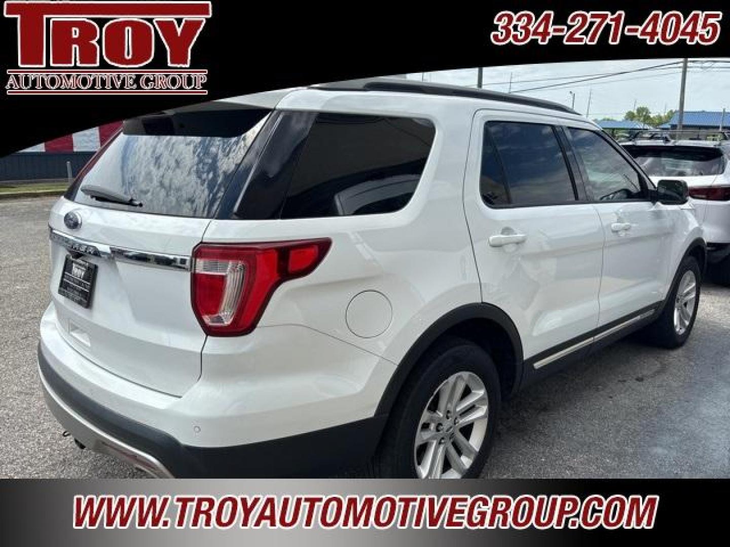 2017 Oxford White /Medium Light Camel Ford Explorer XLT (1FM5K7D82HG) with an 3.5L V6 Ti-VCT engine, Automatic transmission, located at 6812 Atlanta Hwy, Montgomery, AL, 36117, (334) 271-4045, 32.382118, -86.178673 - 1-Owner!!<br>3rd Seat!! - Photo#7