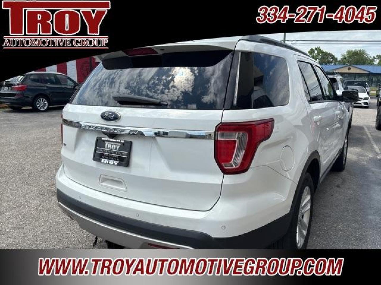 2017 Oxford White /Medium Light Camel Ford Explorer XLT (1FM5K7D82HG) with an 3.5L V6 Ti-VCT engine, Automatic transmission, located at 6812 Atlanta Hwy, Montgomery, AL, 36117, (334) 271-4045, 32.382118, -86.178673 - 1-Owner!!<br>3rd Seat!! - Photo#8