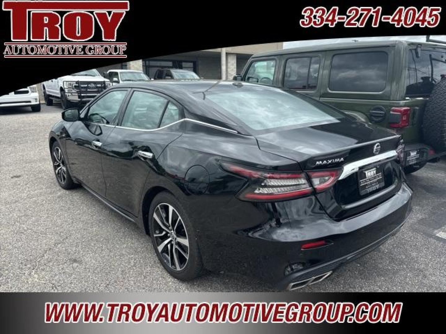 2021 Super Black /Charcoal Nissan Maxima SV (1N4AA6CV4MC) with an 3.5L V6 DOHC 24V engine, CVT transmission, located at 6812 Atlanta Hwy, Montgomery, AL, 36117, (334) 271-4045, 32.382118, -86.178673 - Super Black 2021 Nissan Maxima SV FWD 3.5L V6 DOHC 24V CVT with Xtronic<br><br>Financing Available---Top Value for Trades.<br><br>20/30 City/Highway MPG<br><br><br>Awards:<br> * JD Power Initial Quality Study (IQS) * JD Power Automotive Performance, Execution and Layout (APEAL) Study, Initial Qua - Photo#5