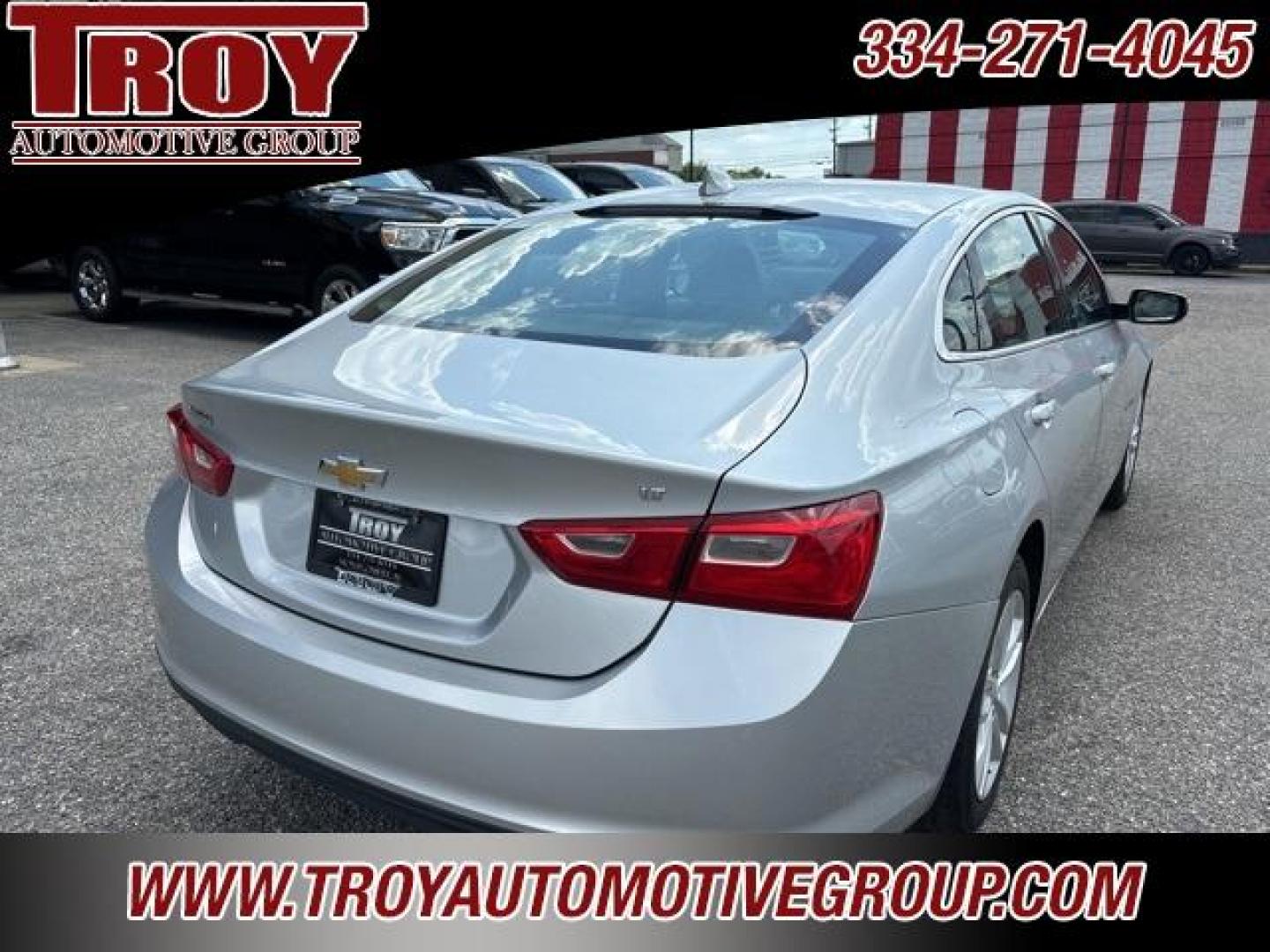 2017 Silver Ice Metallic /Dark Atmosphere/Medium Ash Gray Chevrolet Malibu LT (1G1ZE5ST2HF) with an 1.5L DOHC engine, Automatic transmission, located at 6812 Atlanta Hwy, Montgomery, AL, 36117, (334) 271-4045, 32.382118, -86.178673 - Photo#9