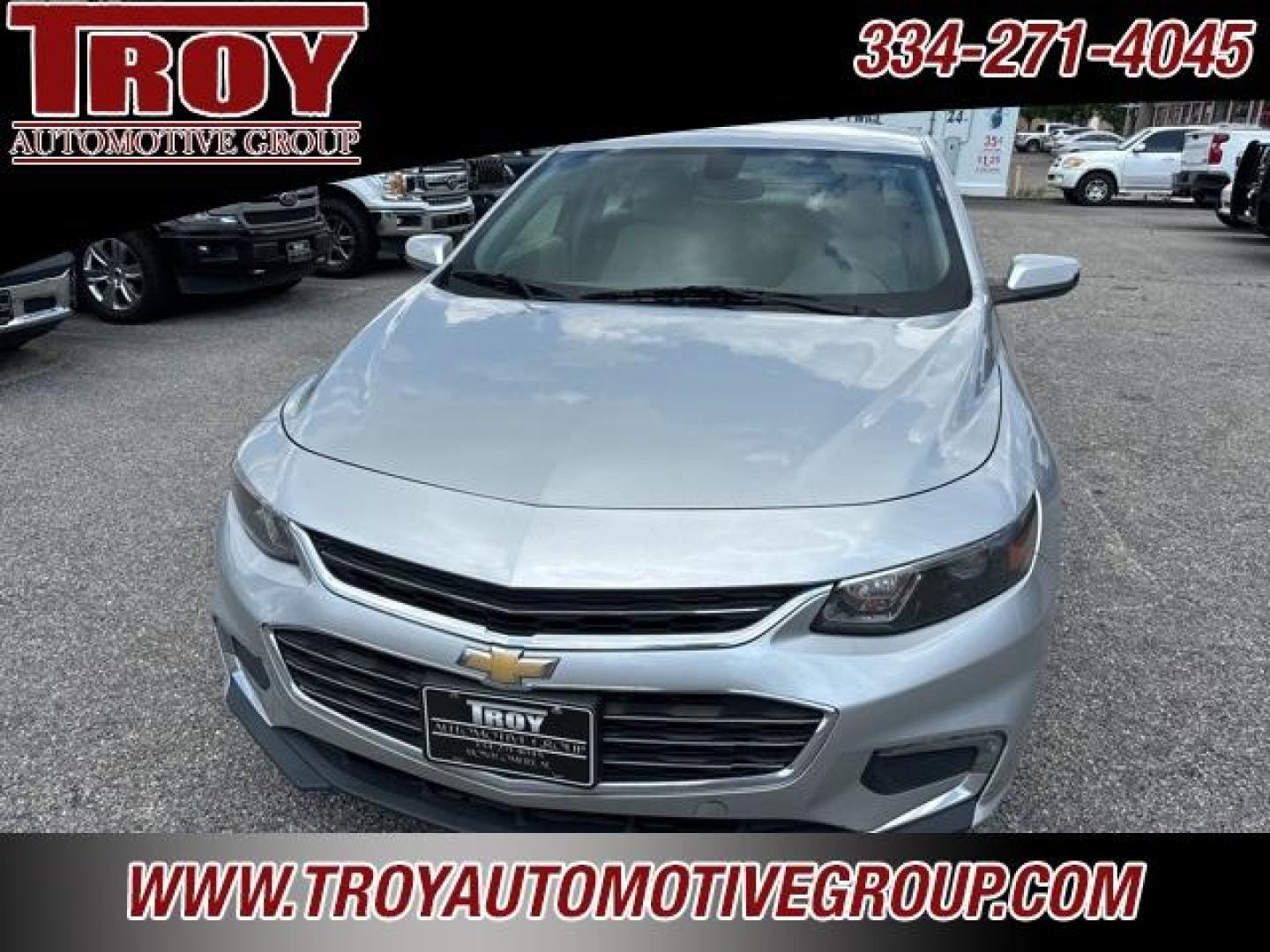 2017 Silver Ice Metallic /Dark Atmosphere/Medium Ash Gray Chevrolet Malibu LT (1G1ZE5ST2HF) with an 1.5L DOHC engine, Automatic transmission, located at 6812 Atlanta Hwy, Montgomery, AL, 36117, (334) 271-4045, 32.382118, -86.178673 - Photo#4