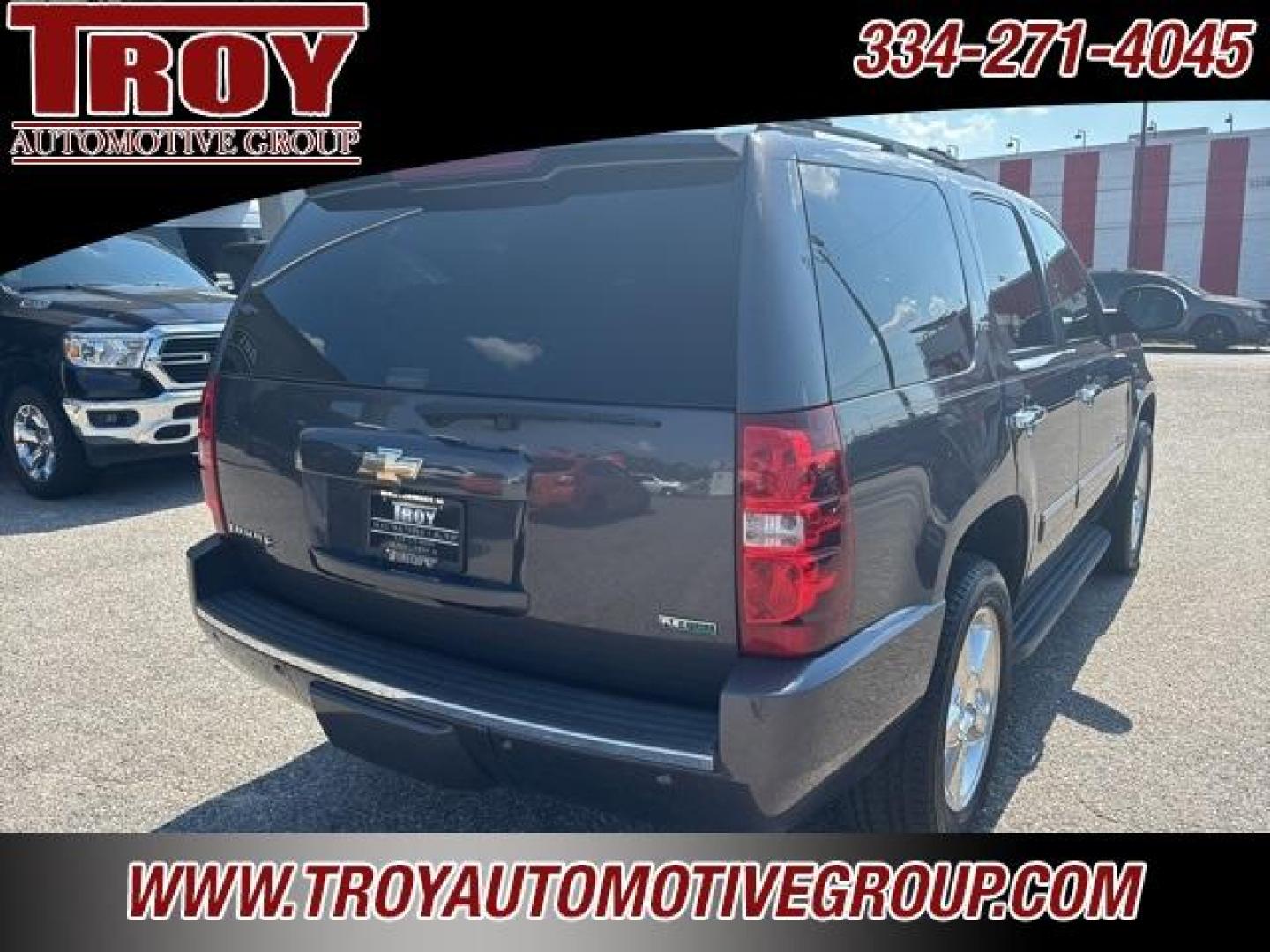 2011 Taupe Gray Metallic /Light Titanium/Dark Titanium Chevrolet Tahoe LTZ (1GNSCCE01BR) with an Vortec 5.3L V8 SFI Flex Fuel Iron Block engine, Automatic transmission, located at 6812 Atlanta Hwy, Montgomery, AL, 36117, (334) 271-4045, 32.382118, -86.178673 - Power Sunroof!!<br>TV/DVD!!<br>Rear Bucket Seats!!<br>Navigation!!<br>Tow Package!! - Photo#11