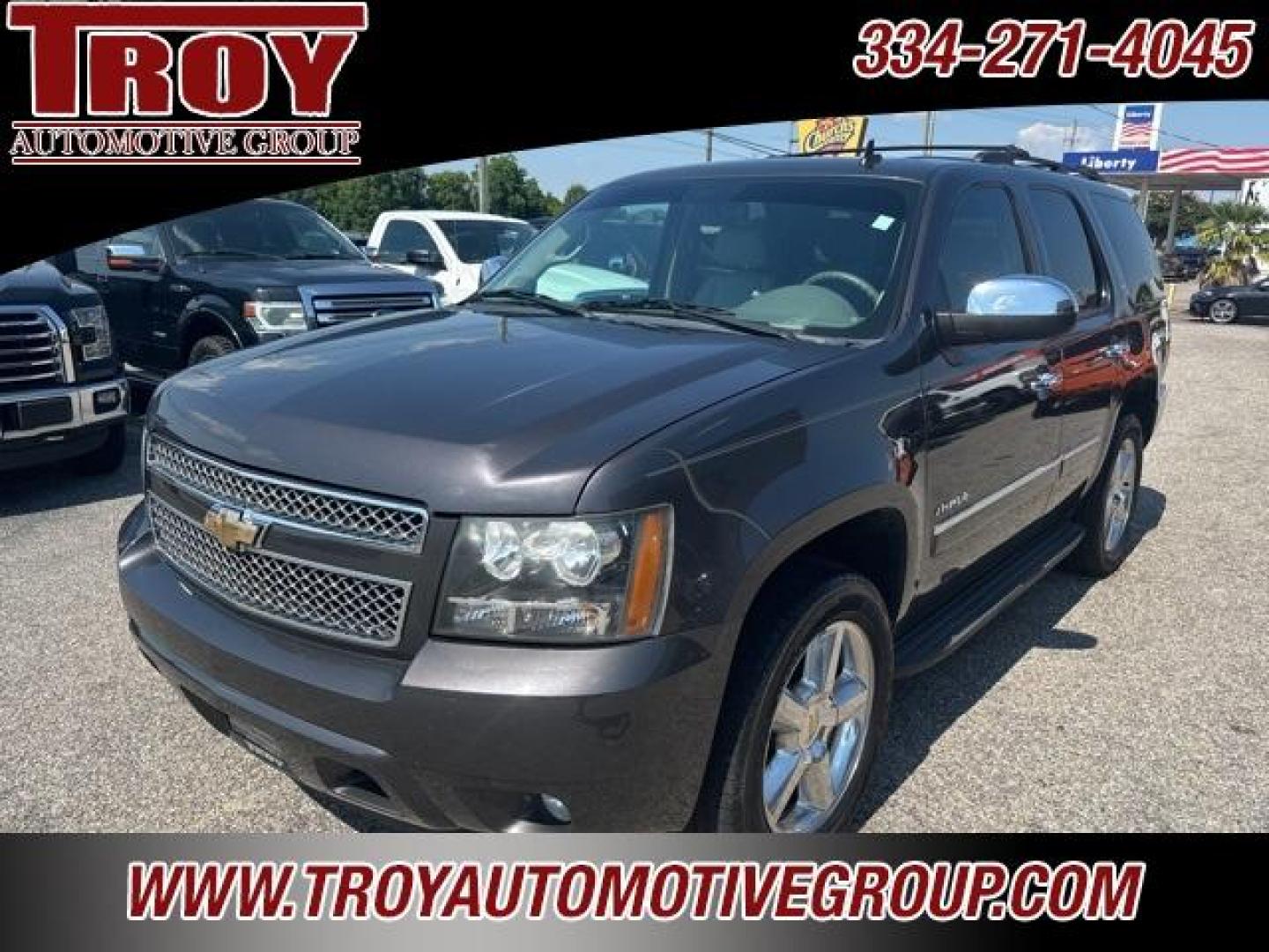 2011 Taupe Gray Metallic /Light Titanium/Dark Titanium Chevrolet Tahoe LTZ (1GNSCCE01BR) with an Vortec 5.3L V8 SFI Flex Fuel Iron Block engine, Automatic transmission, located at 6812 Atlanta Hwy, Montgomery, AL, 36117, (334) 271-4045, 32.382118, -86.178673 - Power Sunroof!!<br>TV/DVD!!<br>Rear Bucket Seats!!<br>Navigation!!<br>Tow Package!! - Photo#4