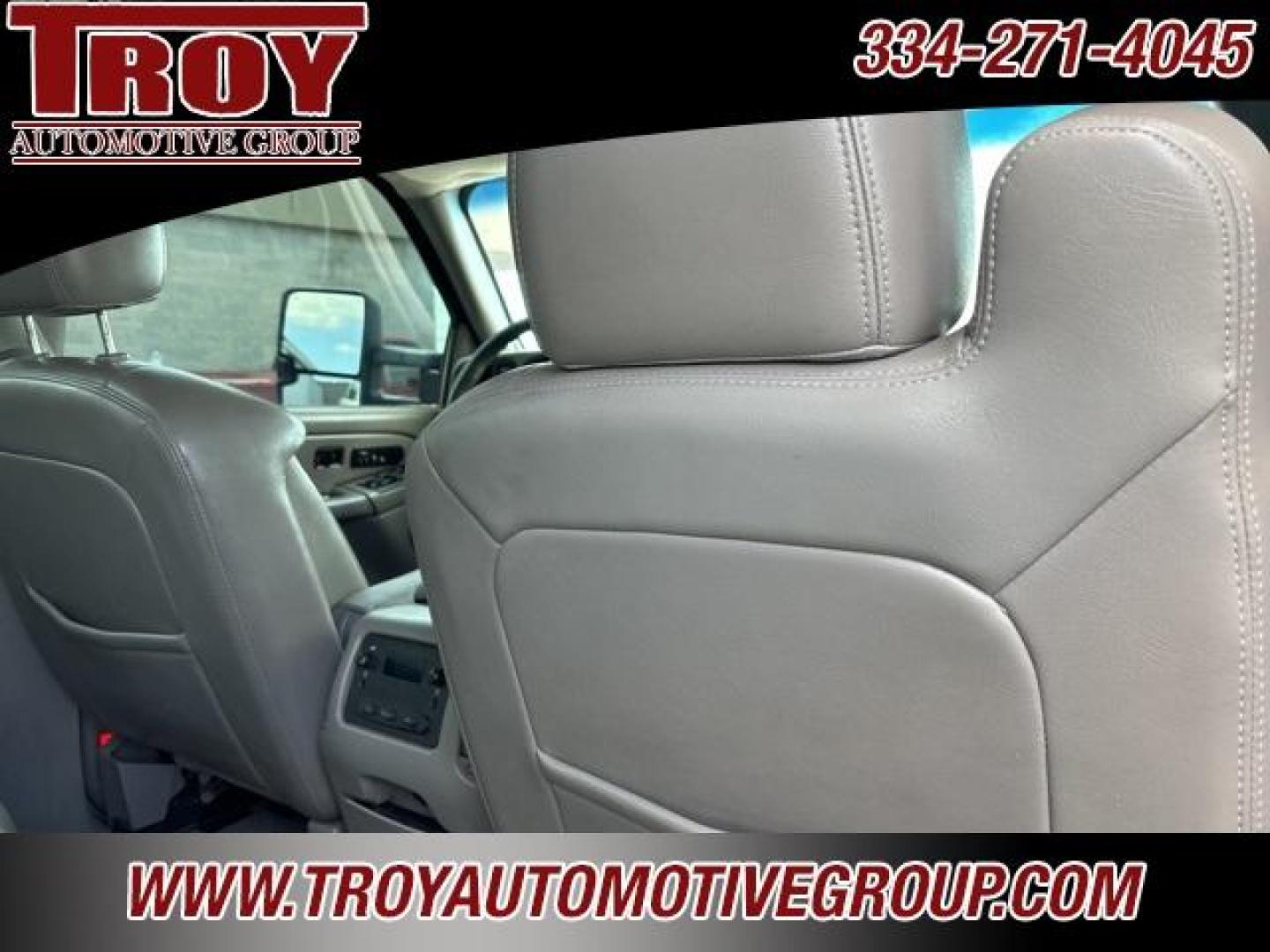 2006 Dark Blue Metallic /Medium Gray Chevrolet Silverado 2500HD LT (1GCHK23D36F) with an Duramax 6.6L V8 Turbodiesel engine, Automatic transmission, located at 6812 Atlanta Hwy, Montgomery, AL, 36117, (334) 271-4045, 32.382118, -86.178673 - Photo#19