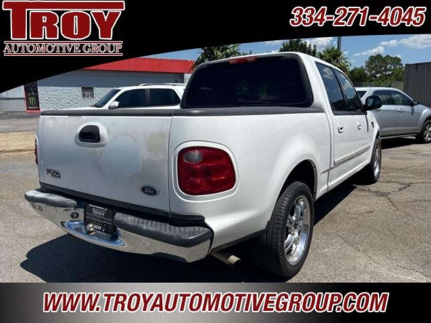 2002 Oxford White Clearcoat /Medium Graphite Ford F-150 (1FTRW07602K) with an V8 engine, Automatic transmission, located at 6812 Atlanta Hwy, Montgomery, AL, 36117, (334) 271-4045, 32.382118, -86.178673 - Priced below KBB Fair Purchase Price!<br><br>White 2002 Ford F-150 RWD V8 4-Speed Automatic with Overdrive<br><br>Financing Available---Top Value for Trades.<br><br>Odometer is 27389 miles below market average! - Photo#7