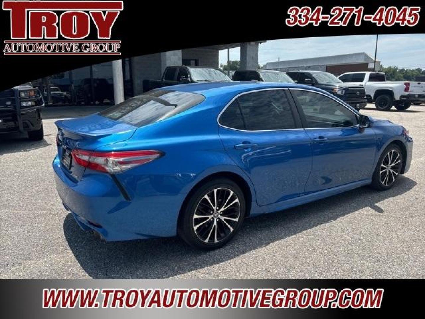 2018 Galactic Aqua Mica /Black Toyota Camry SE (4T1B11HK8JU) with an 2.5L I4 DOHC 16V engine, Automatic transmission, located at 6812 Atlanta Hwy, Montgomery, AL, 36117, (334) 271-4045, 32.382118, -86.178673 - SE with Black Leather<br> - Photo#11