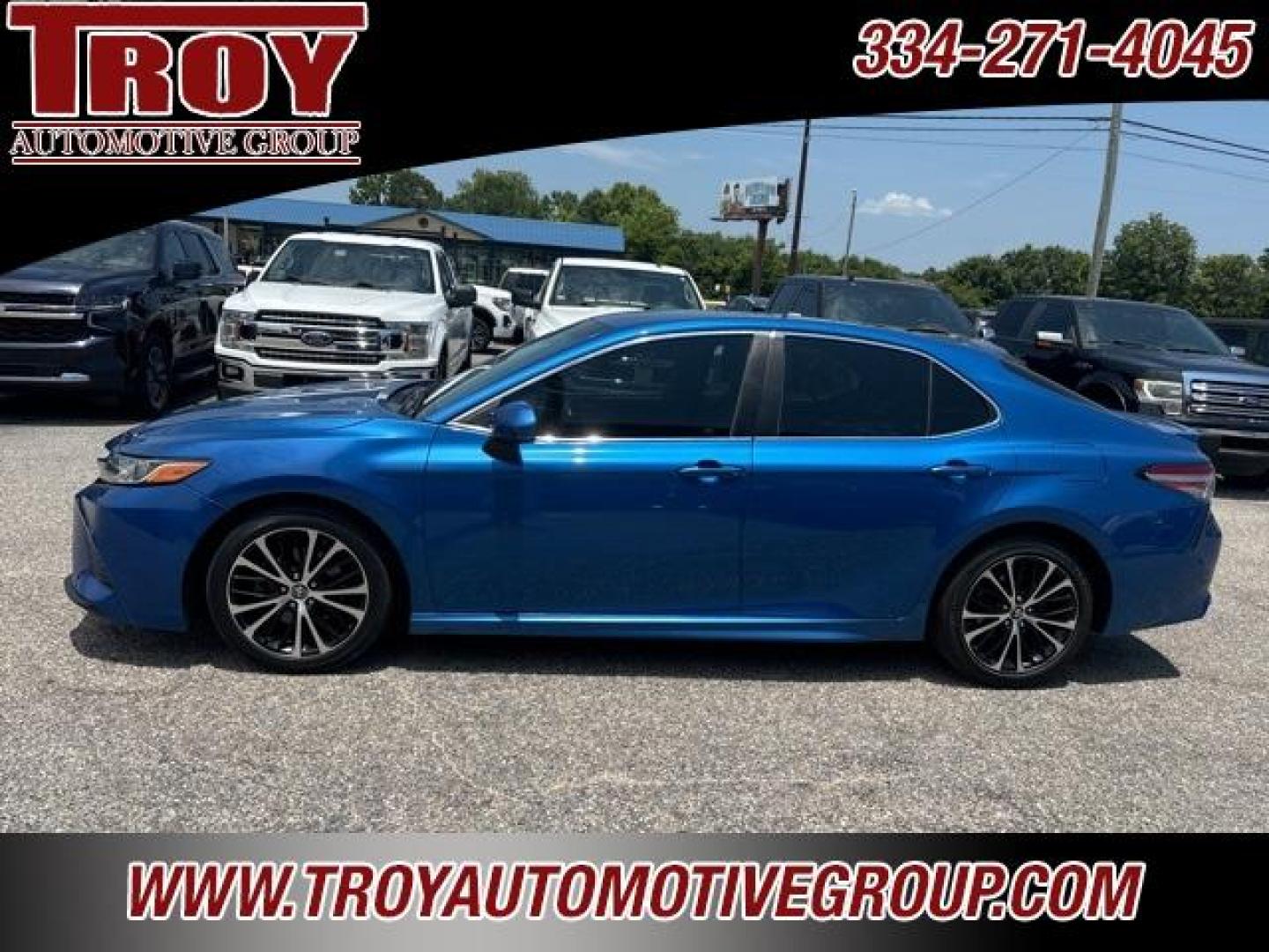 2018 Galactic Aqua Mica /Black Toyota Camry SE (4T1B11HK8JU) with an 2.5L I4 DOHC 16V engine, Automatic transmission, located at 6812 Atlanta Hwy, Montgomery, AL, 36117, (334) 271-4045, 32.382118, -86.178673 - SE with Black Leather<br> - Photo#1