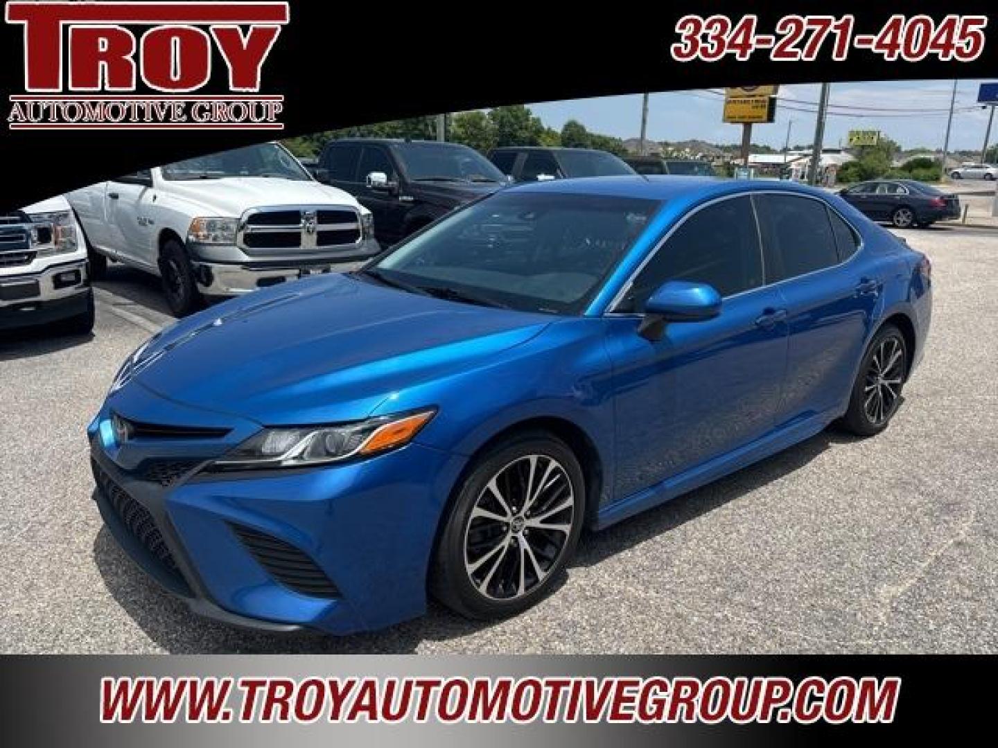 2018 Galactic Aqua Mica /Black Toyota Camry SE (4T1B11HK8JU) with an 2.5L I4 DOHC 16V engine, Automatic transmission, located at 6812 Atlanta Hwy, Montgomery, AL, 36117, (334) 271-4045, 32.382118, -86.178673 - SE with Black Leather<br> - Photo#4