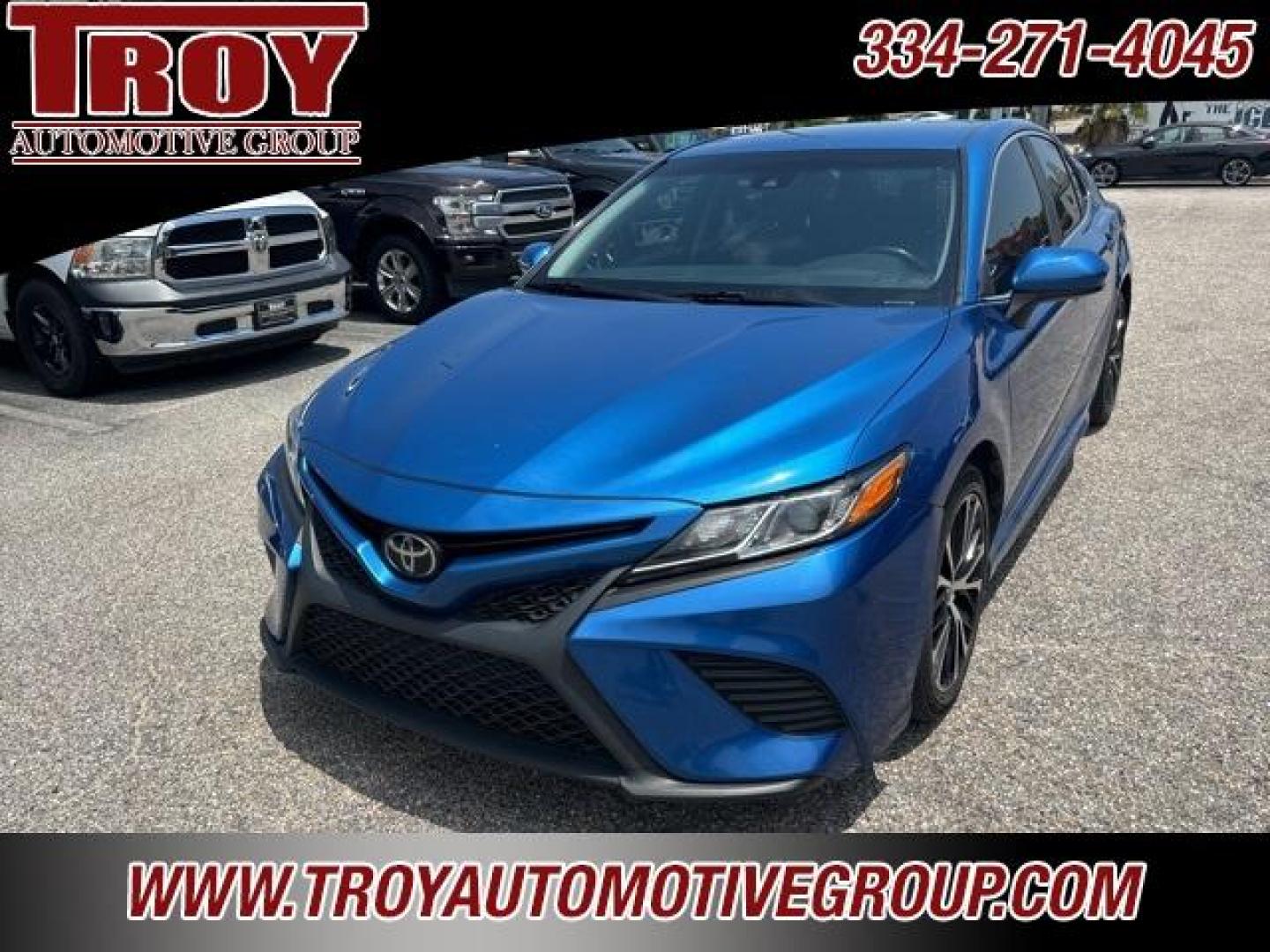 2018 Galactic Aqua Mica /Black Toyota Camry SE (4T1B11HK8JU) with an 2.5L I4 DOHC 16V engine, Automatic transmission, located at 6812 Atlanta Hwy, Montgomery, AL, 36117, (334) 271-4045, 32.382118, -86.178673 - SE with Black Leather<br> - Photo#5