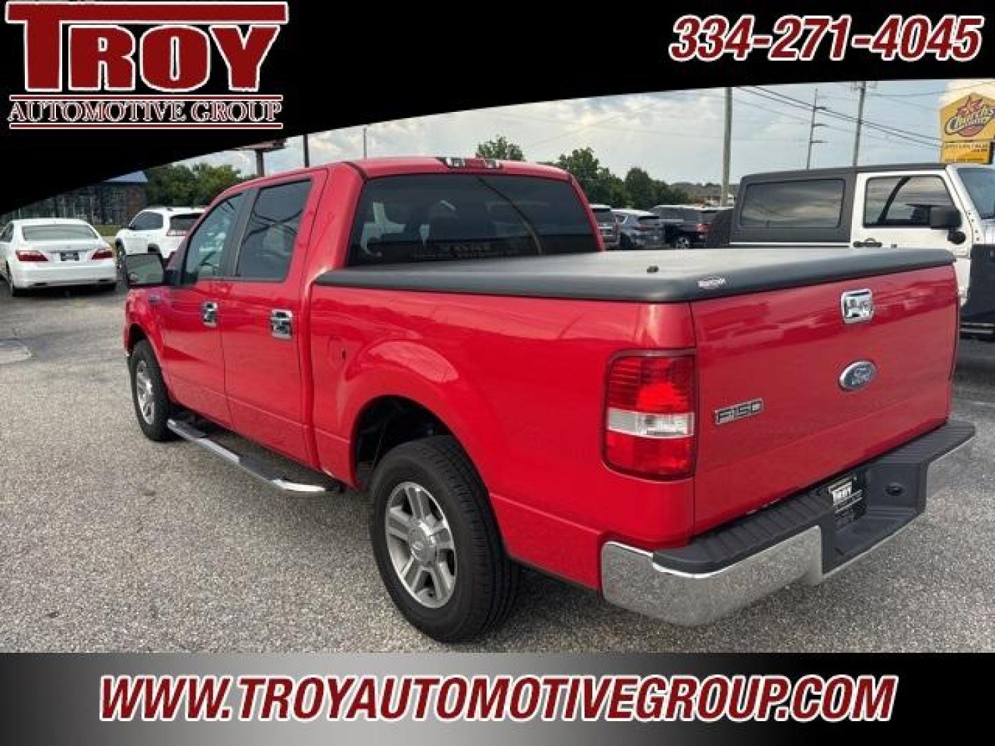 2008 Bright Red Clearcoat /Medium Flint Ford F-150 XLT (1FTRW12W88F) with an 4.6L V8 EFI engine, Automatic transmission, located at 6812 Atlanta Hwy, Montgomery, AL, 36117, (334) 271-4045, 32.382118, -86.178673 - Photo#12