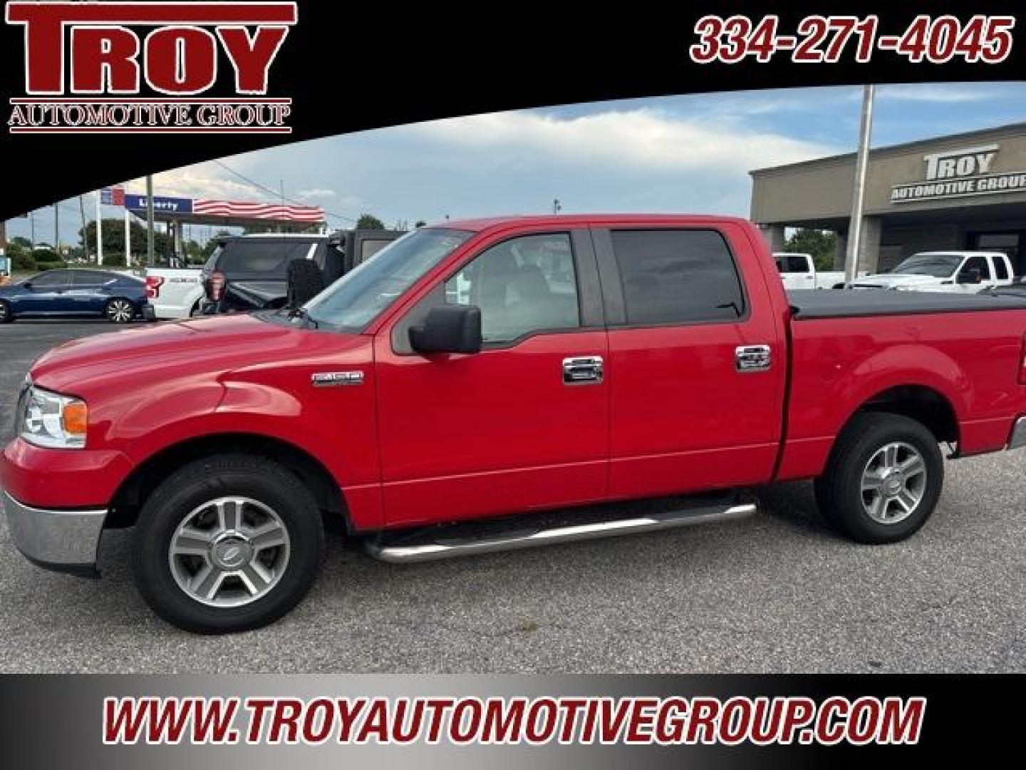 2008 Bright Red Clearcoat /Medium Flint Ford F-150 XLT (1FTRW12W88F) with an 4.6L V8 EFI engine, Automatic transmission, located at 6812 Atlanta Hwy, Montgomery, AL, 36117, (334) 271-4045, 32.382118, -86.178673 - Photo#1