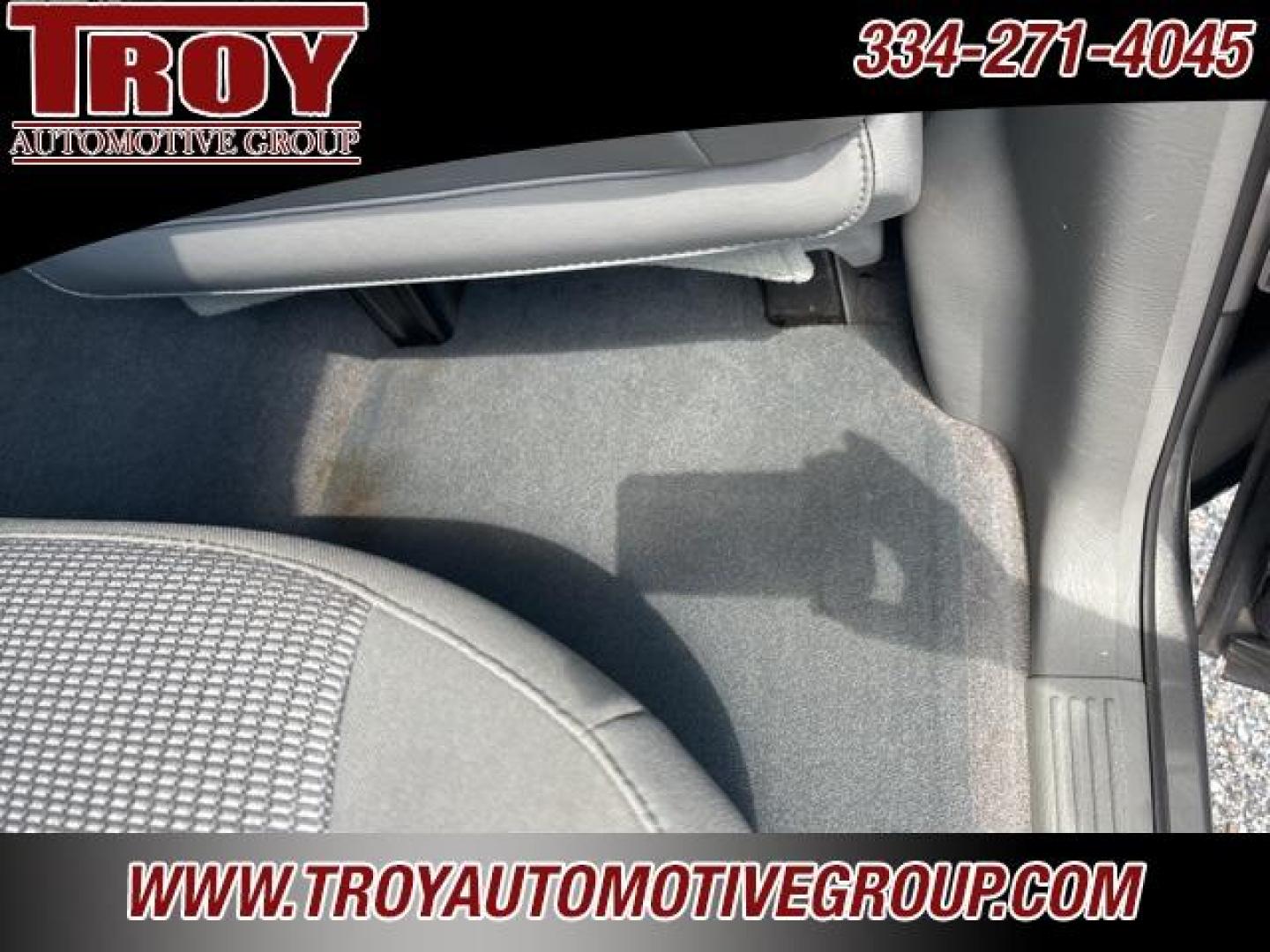 2006 Mineral Gray Metallic Clearcoat /Medium Slate Gray Dodge Ram 1500 SLT (1D7HU18N16S) with an Magnum 4.7L V8 engine, Automatic transmission, located at 6812 Atlanta Hwy, Montgomery, AL, 36117, (334) 271-4045, 32.382118, -86.178673 - Photo#24