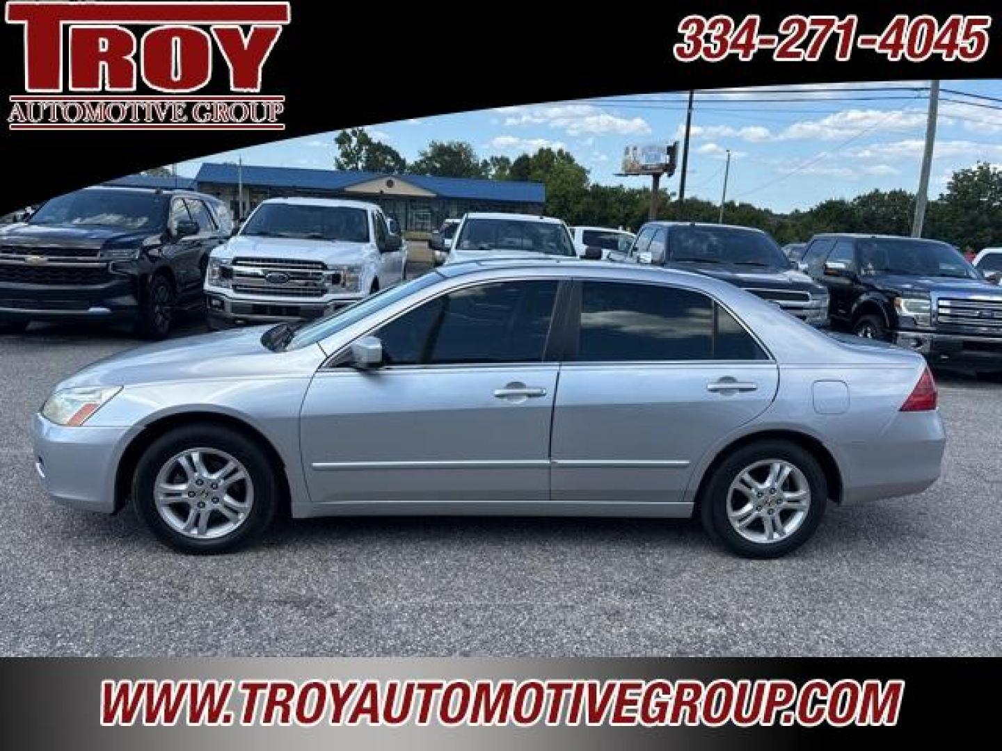 2007 Alabaster Silver Metallic /Black Honda Accord (1HGCM56727A) with an 2.4L I4 DOHC i-VTEC 16V engine, Automatic transmission, located at 6812 Atlanta Hwy, Montgomery, AL, 36117, (334) 271-4045, 32.382118, -86.178673 - Alabaster Silver Metallic 2007 Honda Accord FWD 2.4L I4 DOHC i-VTEC 16V 5-Speed Automatic with Overdrive<br><br>Financing Available---Top Value for Trades.<br><br>Odometer is 7805 miles below market average! 24/34 City/Highway MPG<br><br><br>Awards:<br> * 2007 KBB.com Best Resale Value Awards<br>Fo - Photo#0