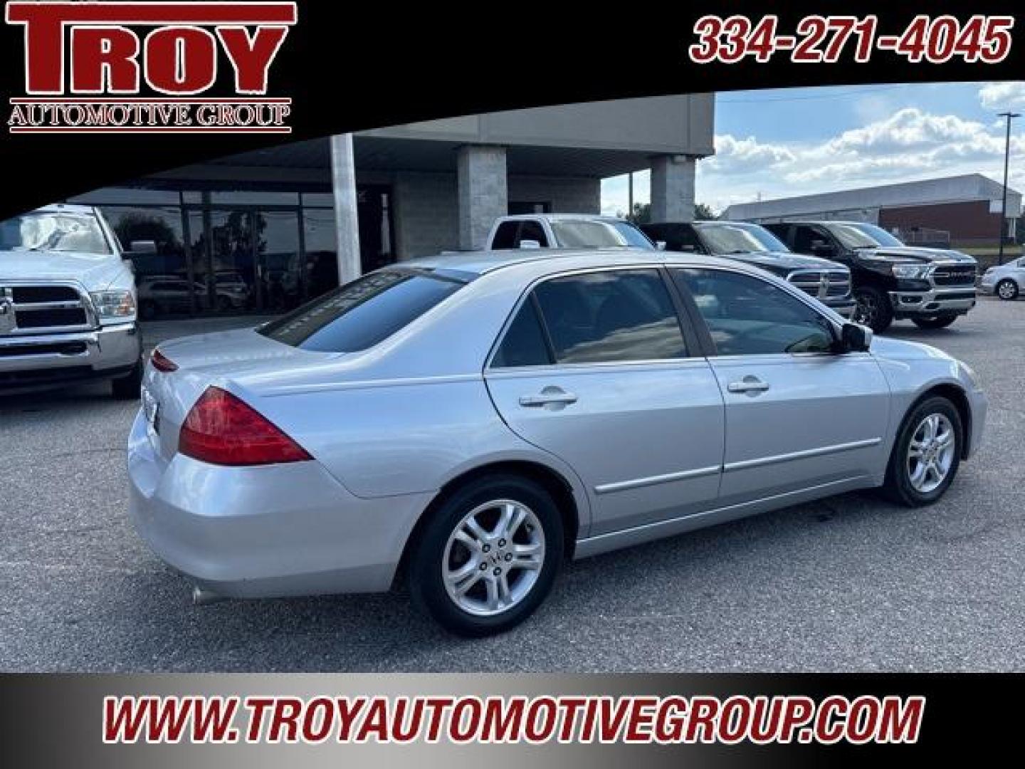 2007 Alabaster Silver Metallic /Black Honda Accord (1HGCM56727A) with an 2.4L I4 DOHC i-VTEC 16V engine, Automatic transmission, located at 6812 Atlanta Hwy, Montgomery, AL, 36117, (334) 271-4045, 32.382118, -86.178673 - Alabaster Silver Metallic 2007 Honda Accord FWD 2.4L I4 DOHC i-VTEC 16V 5-Speed Automatic with Overdrive<br><br>Financing Available---Top Value for Trades.<br><br>Odometer is 7805 miles below market average! 24/34 City/Highway MPG<br><br><br>Awards:<br> * 2007 KBB.com Best Resale Value Awards<br>Fo - Photo#10