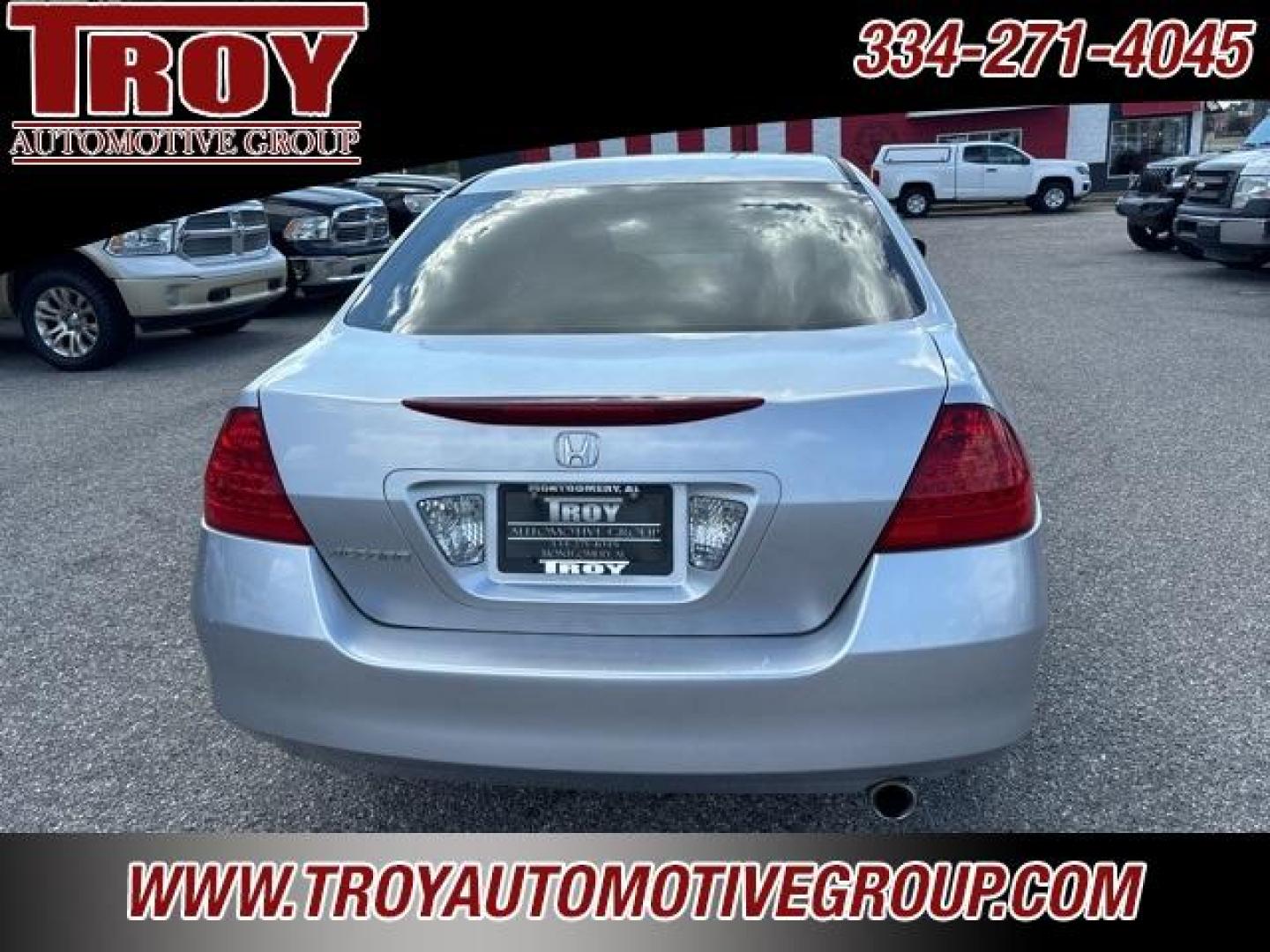 2007 Alabaster Silver Metallic /Black Honda Accord (1HGCM56727A) with an 2.4L I4 DOHC i-VTEC 16V engine, Automatic transmission, located at 6812 Atlanta Hwy, Montgomery, AL, 36117, (334) 271-4045, 32.382118, -86.178673 - Alabaster Silver Metallic 2007 Honda Accord FWD 2.4L I4 DOHC i-VTEC 16V 5-Speed Automatic with Overdrive<br><br>Financing Available---Top Value for Trades.<br><br>Odometer is 7805 miles below market average! 24/34 City/Highway MPG<br><br><br>Awards:<br> * 2007 KBB.com Best Resale Value Awards<br>Fo - Photo#12