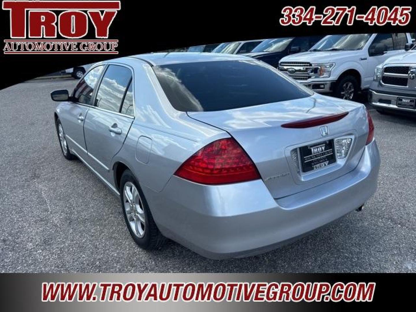 2007 Alabaster Silver Metallic /Black Honda Accord (1HGCM56727A) with an 2.4L I4 DOHC i-VTEC 16V engine, Automatic transmission, located at 6812 Atlanta Hwy, Montgomery, AL, 36117, (334) 271-4045, 32.382118, -86.178673 - Alabaster Silver Metallic 2007 Honda Accord FWD 2.4L I4 DOHC i-VTEC 16V 5-Speed Automatic with Overdrive<br><br>Financing Available---Top Value for Trades.<br><br>Odometer is 7805 miles below market average! 24/34 City/Highway MPG<br><br><br>Awards:<br> * 2007 KBB.com Best Resale Value Awards<br>Fo - Photo#13